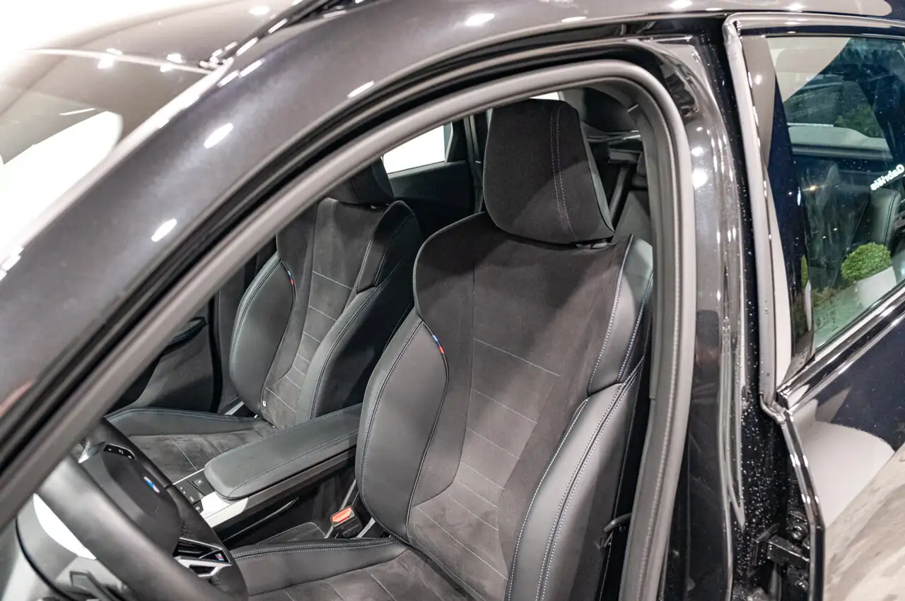 BMW X1 sdrive 18i M sport, keyless, camera, adaptive led 8