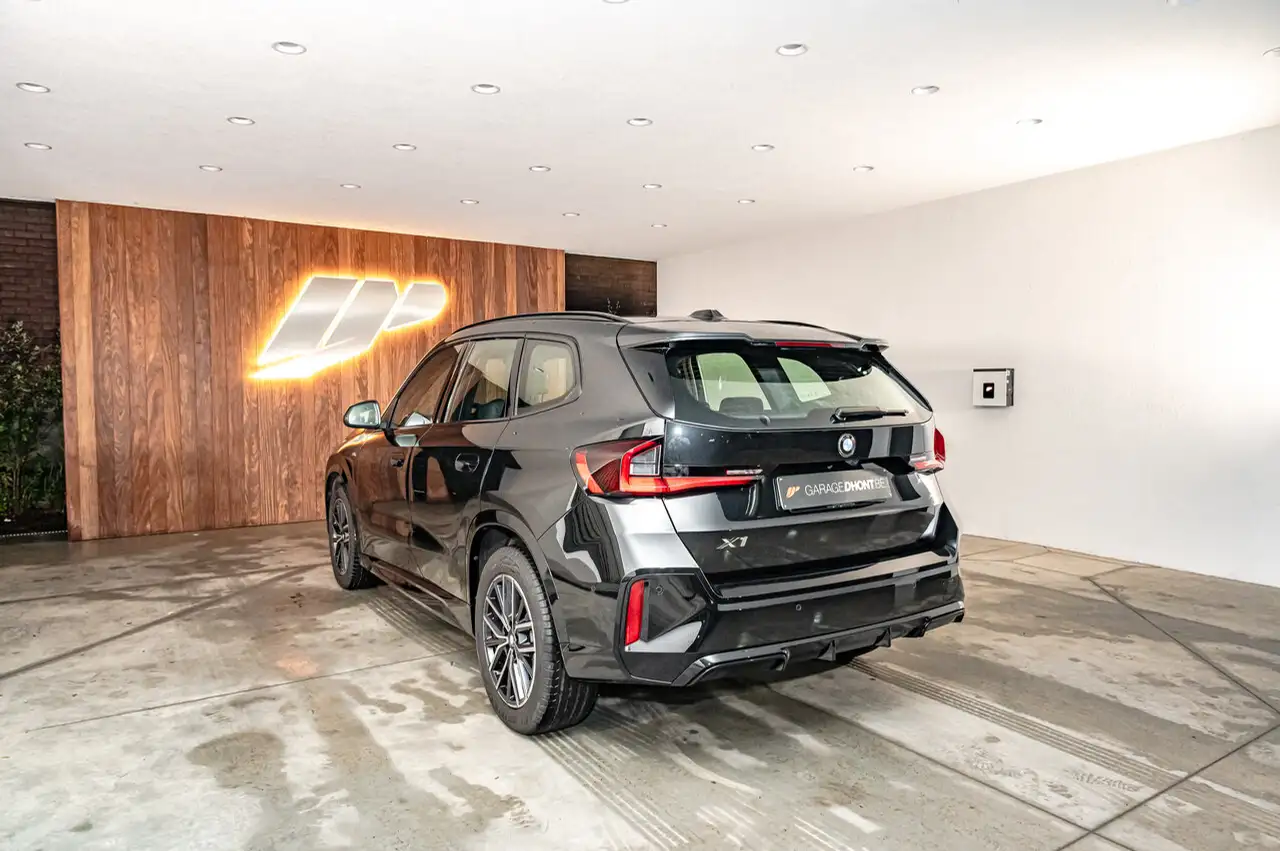 BMW X1 sdrive 18i M sport, keyless, camera, adaptive led 6