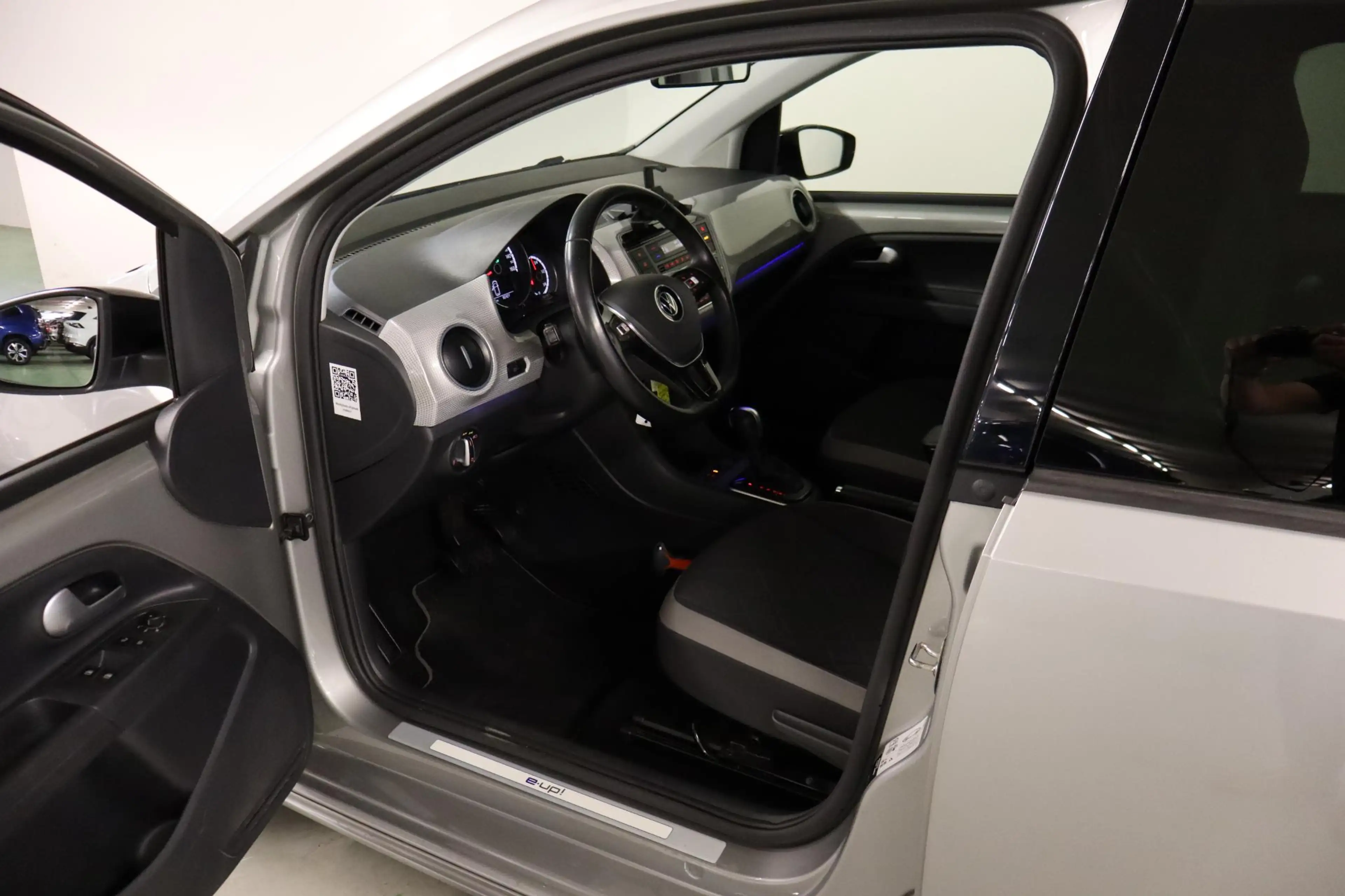Volkswagen e-up! Style | Climatronic | Winterpakket | Lichtmetalen — photo 15