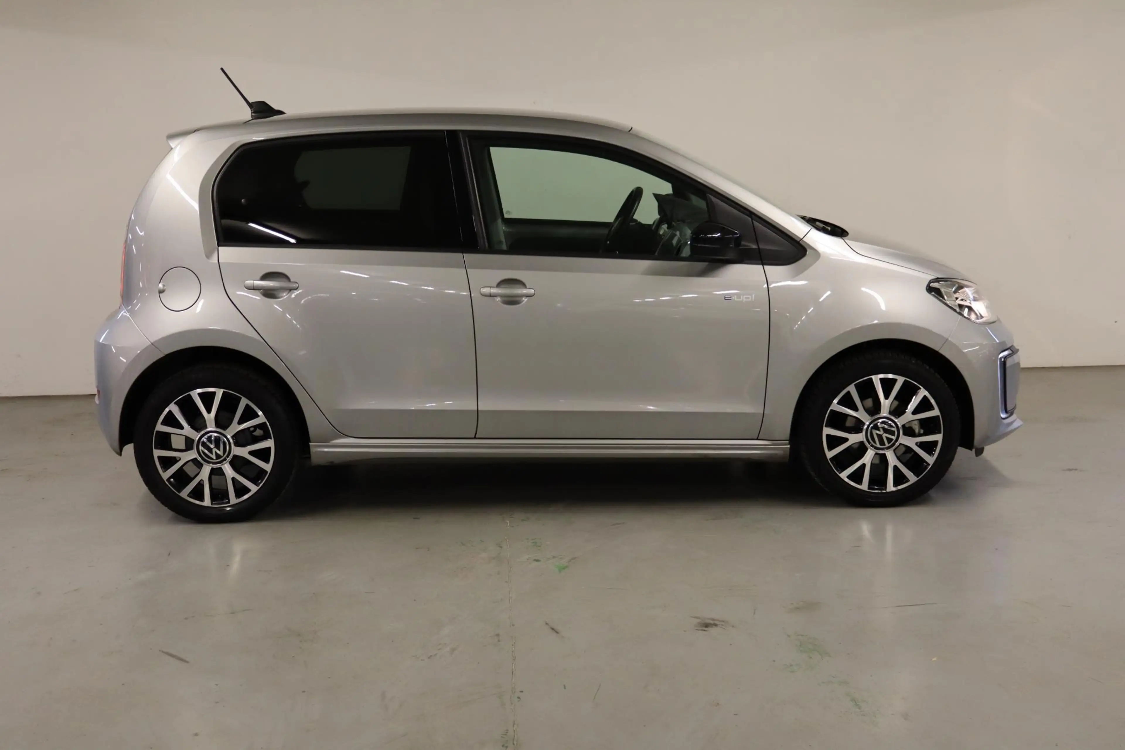 Volkswagen e-up! Style | Climatronic | Winterpakket | Lichtmetalen — photo 4