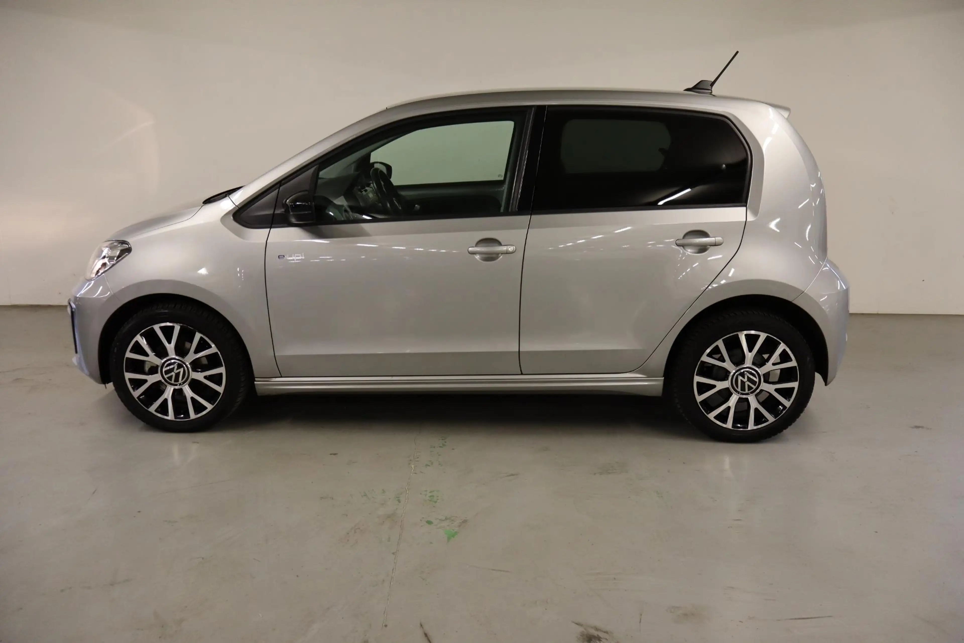 Volkswagen e-up! Style | Climatronic | Winterpakket | Lichtmetalen — photo 3