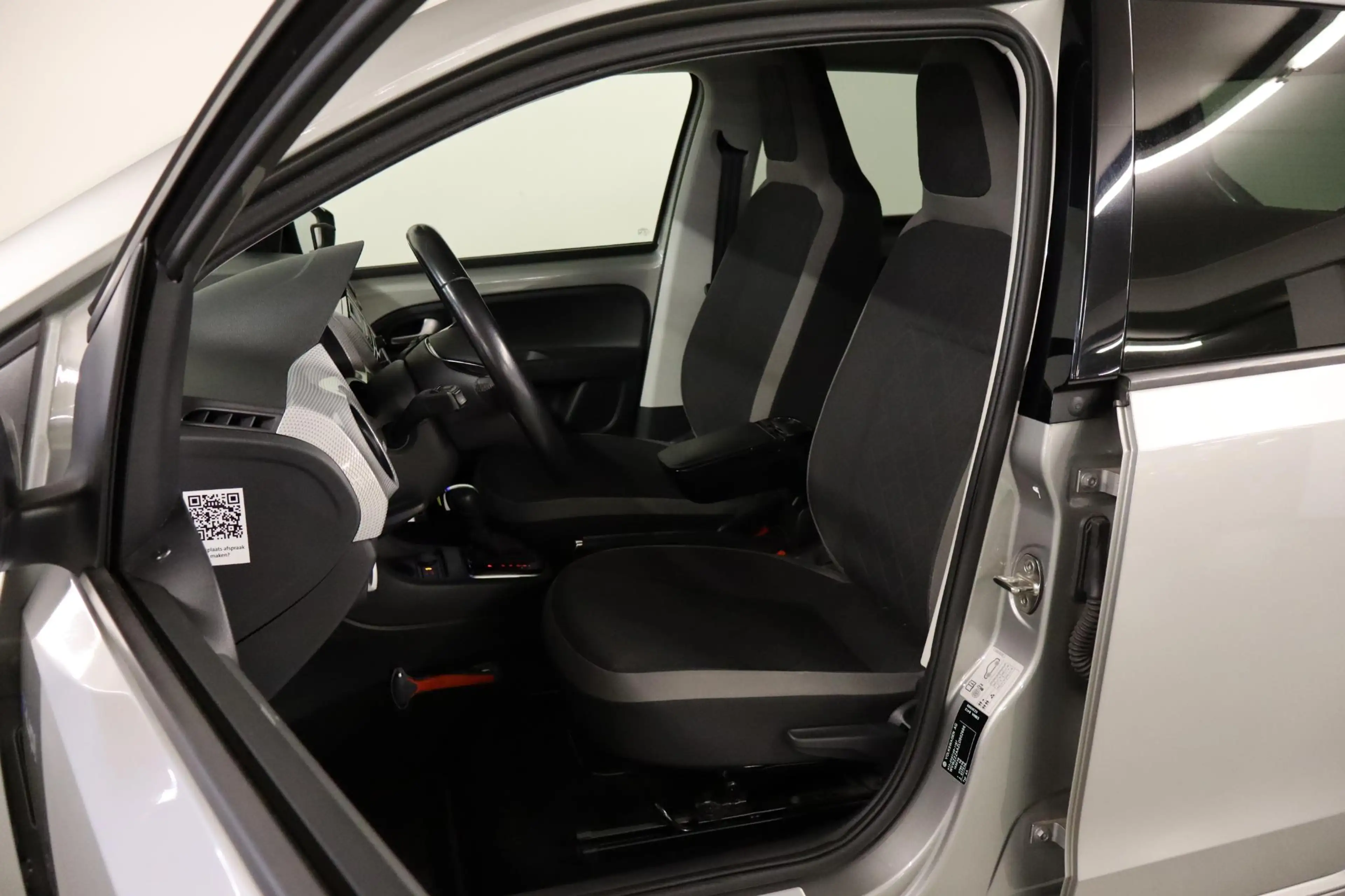 Volkswagen e-up! Style | Climatronic | Winterpakket | Lichtmetalen — photo 13