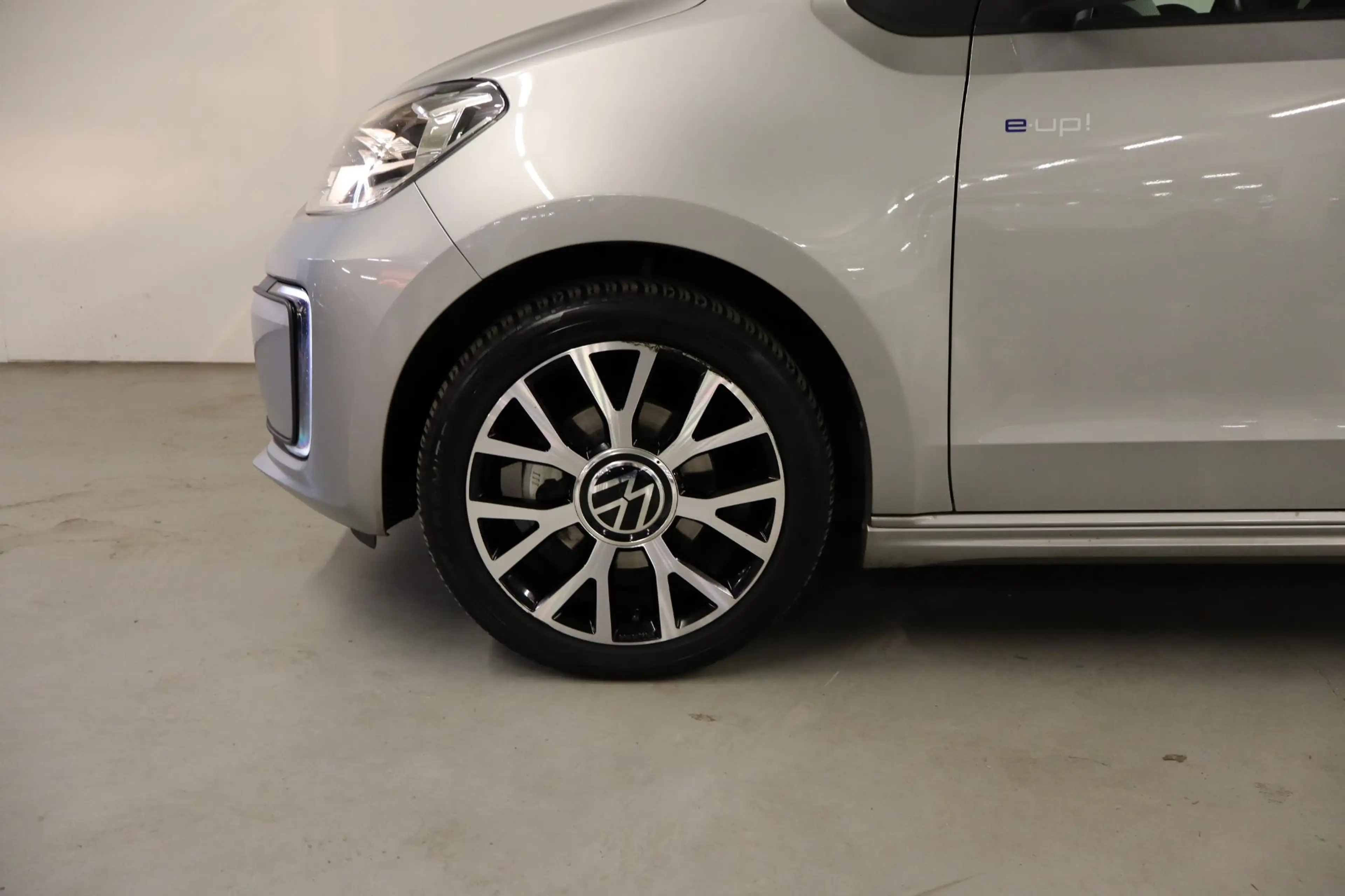 Volkswagen e-up! Style | Climatronic | Winterpakket | Lichtmetalen — photo 11