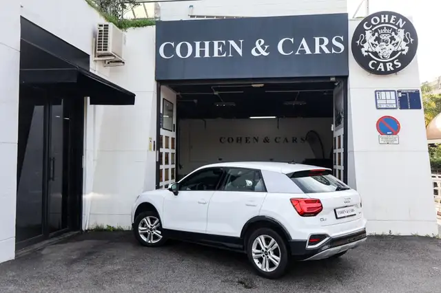 Audi Q2 view 3