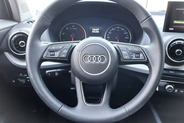 Audi Q2 view 13