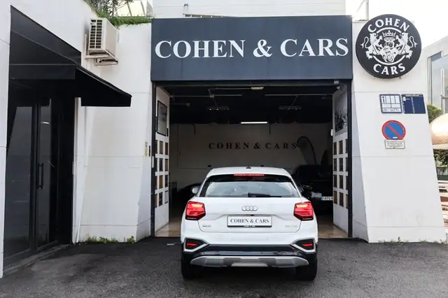 Audi Q2 view 4