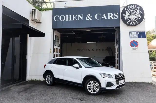 Audi Q2 view 7