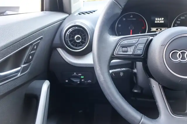 Audi Q2 view 14