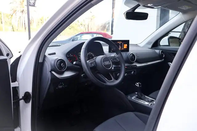 Audi Q2 view 11