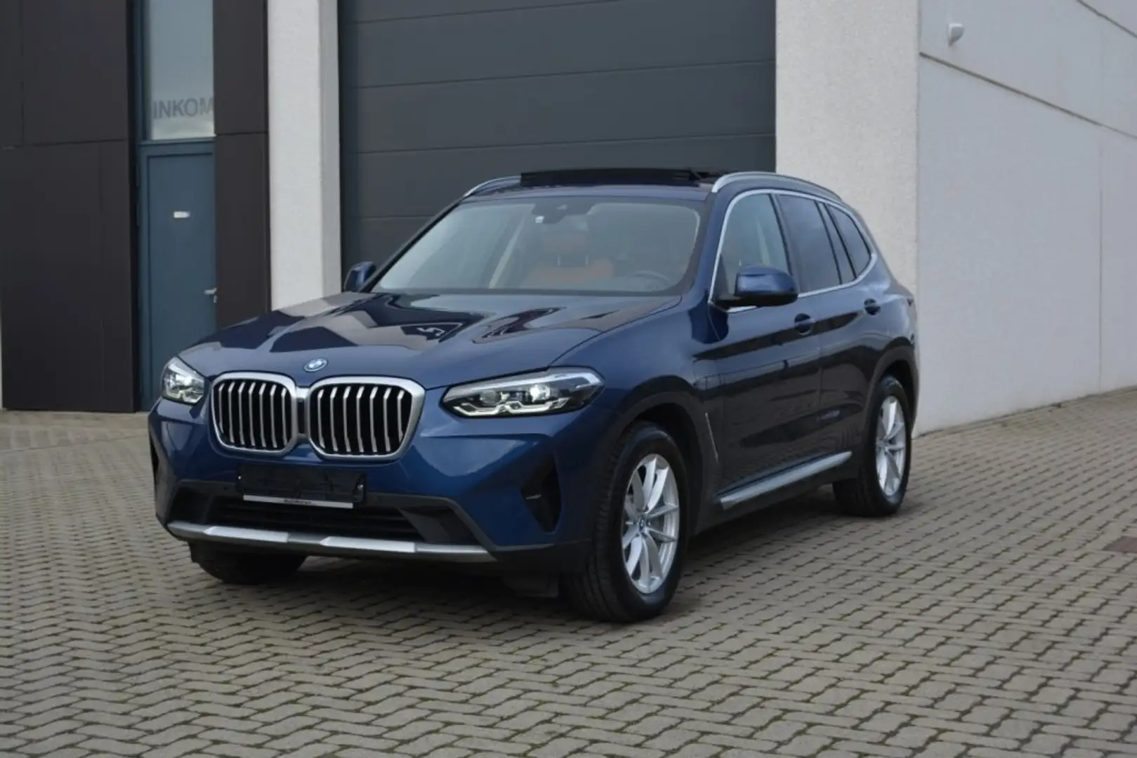 BMW X3 2.0A xDrive30e PHEV 292Pk Facelift Navi/Cam/2023 Blauw - 1