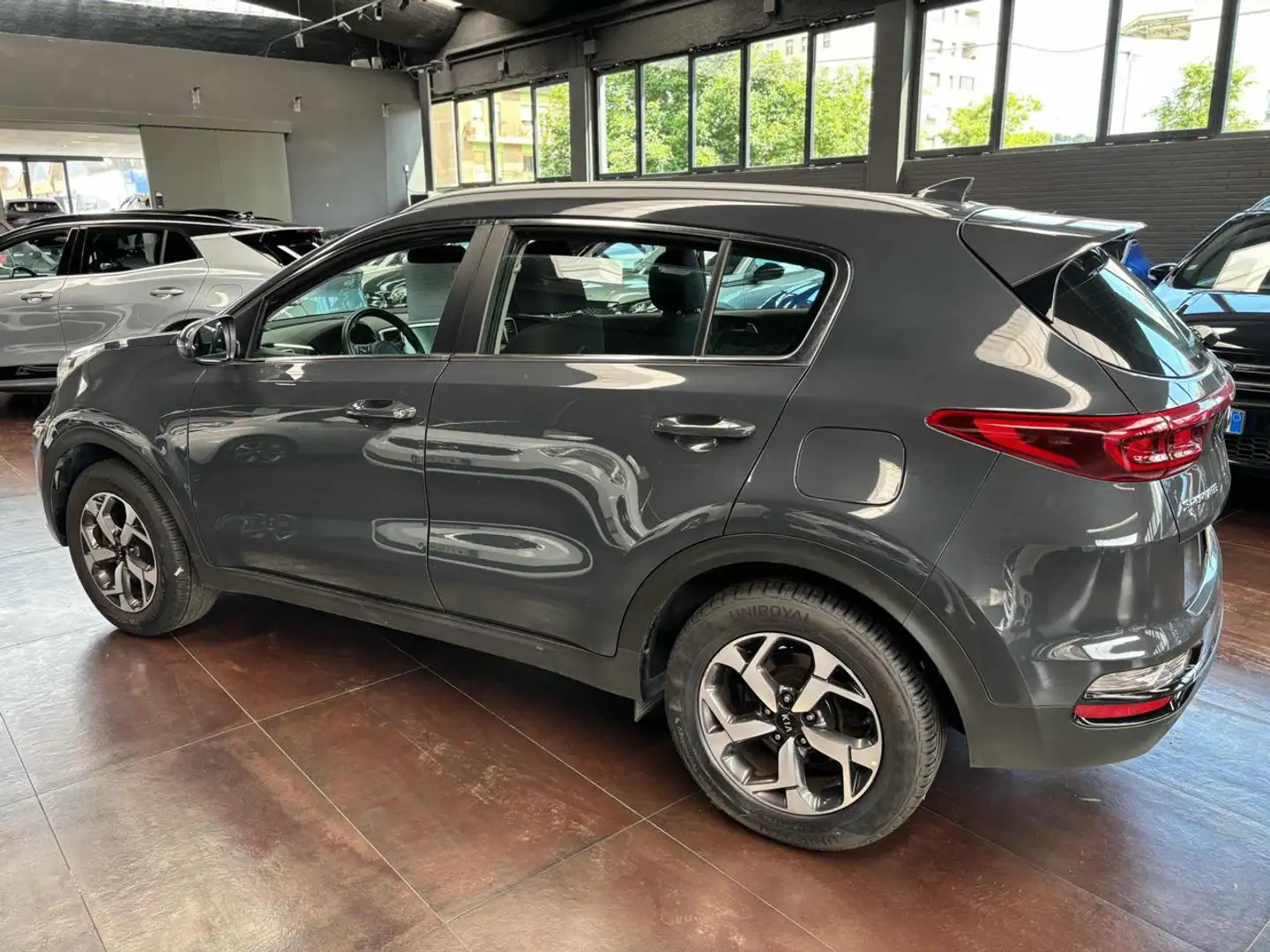 Kia Sportage 1.6 ECOGPL 2WD Business Class Grigio - 2