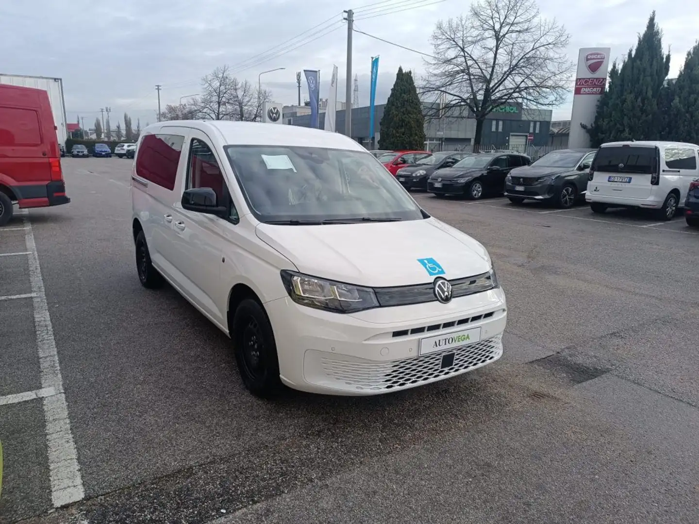 Volkswagen Caddy MAXI 2.0 TDI DSG - PIANALE RIBASSATO 5+1 - IVA 4% Bianco - 1