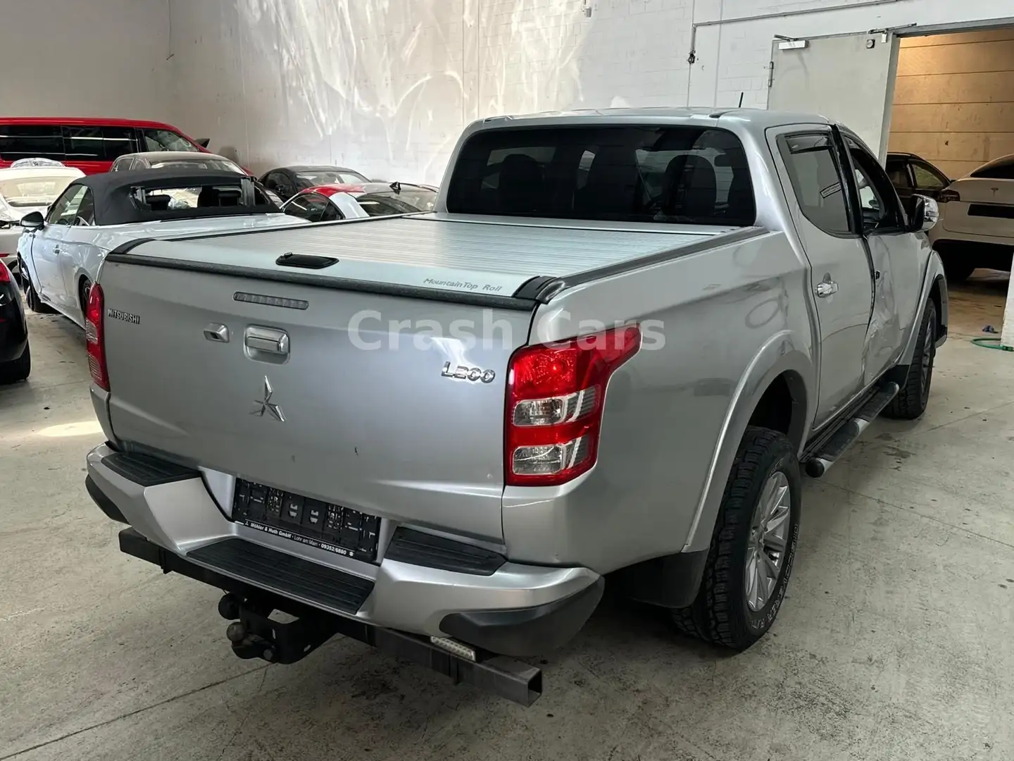 Mitsubishi L200 2.4 DI-D 4WD Double Cab Plus*LED*DAB* Silber - 1