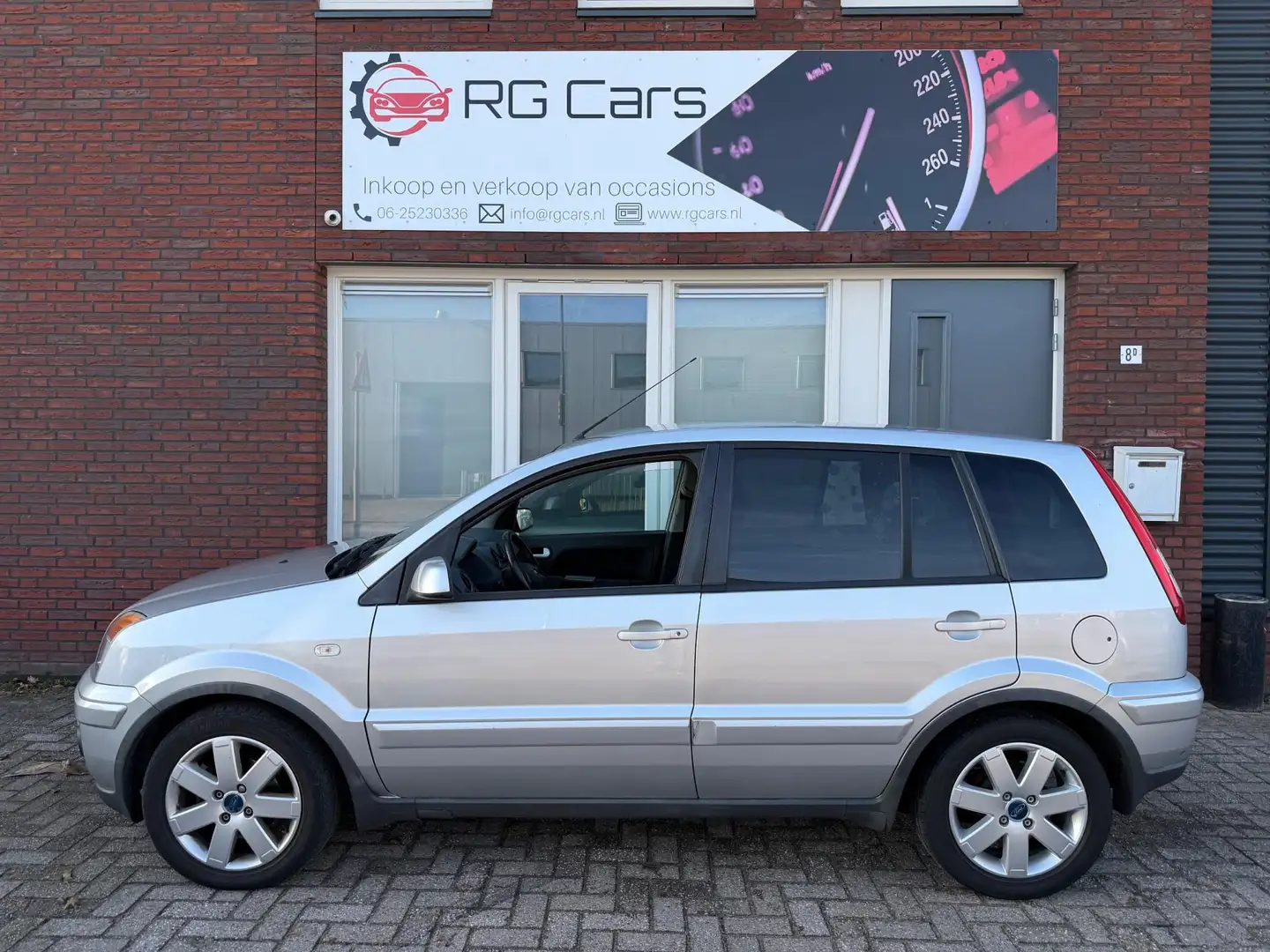 Ford Fusion 1.4-16V Futura / Carplay / Airco / 5DRS / NAP Grau - 2