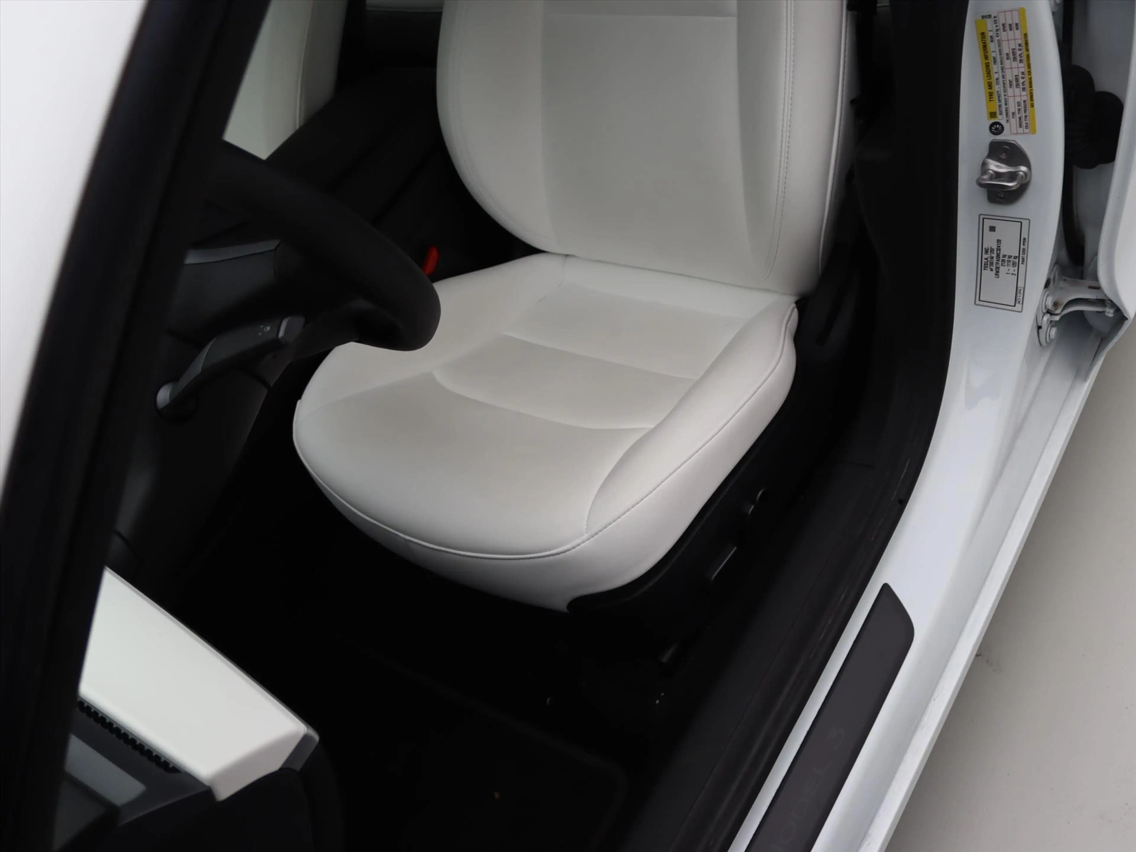 Tesla Model 3 Standard RWD Plus FACELIFT 92.1% SoH [ WIT LEDER+A — photo 18