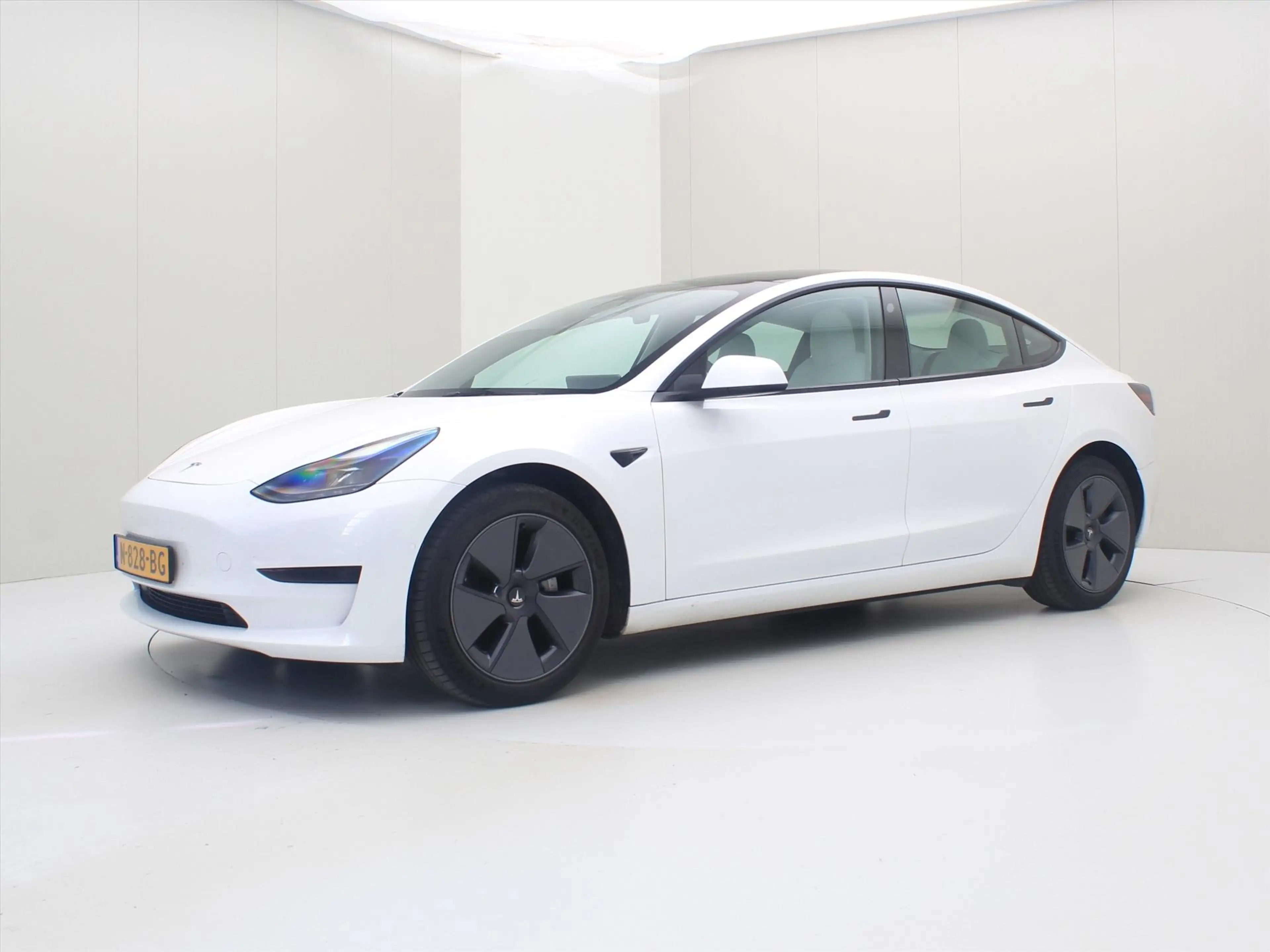 Tesla Model 3 Standard RWD Plus FACELIFT 92.1% SoH [ WIT LEDER+A — photo 8
