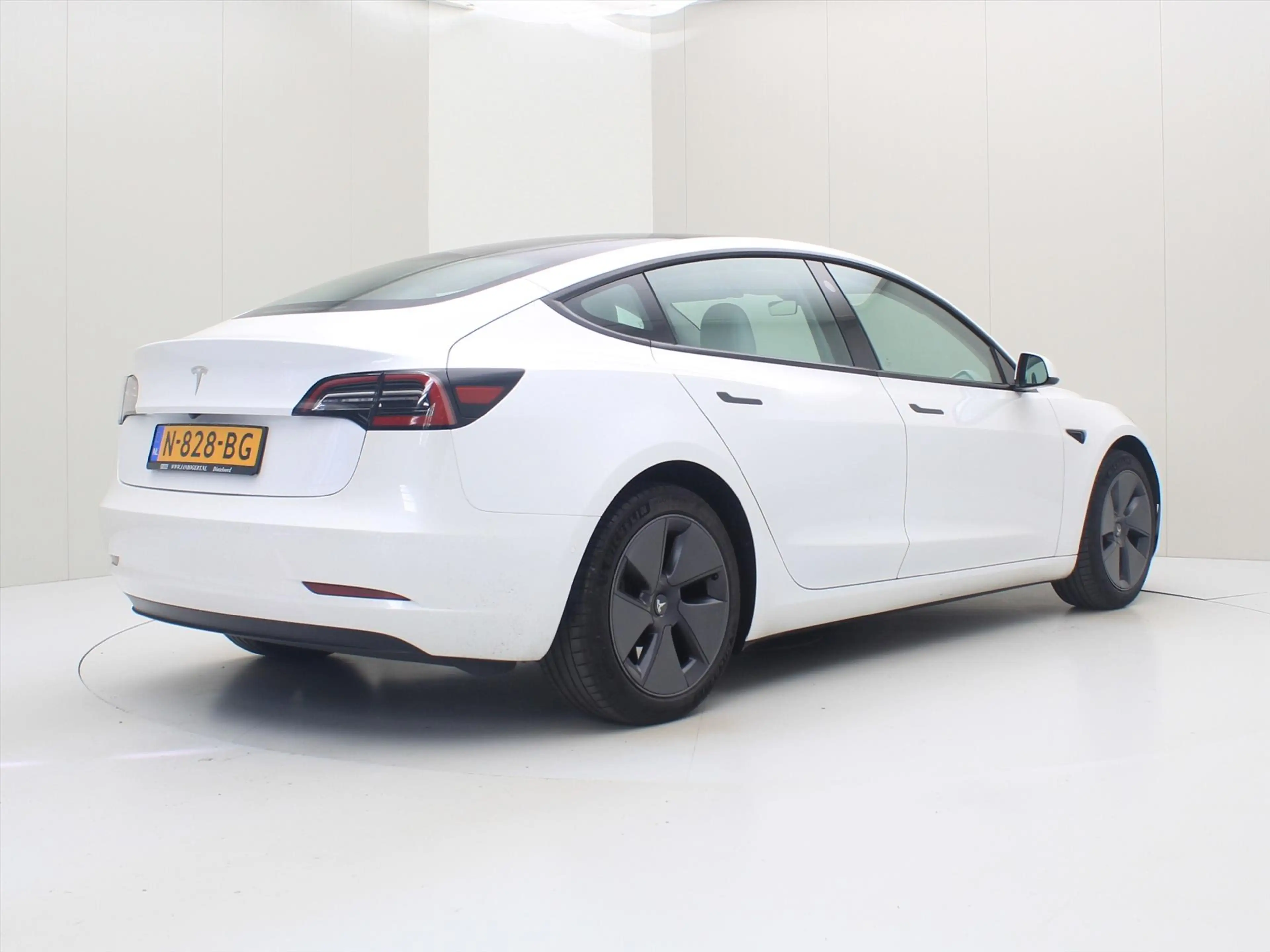 Tesla Model 3 Standard RWD Plus FACELIFT 92.1% SoH [ WIT LEDER+A — photo 3