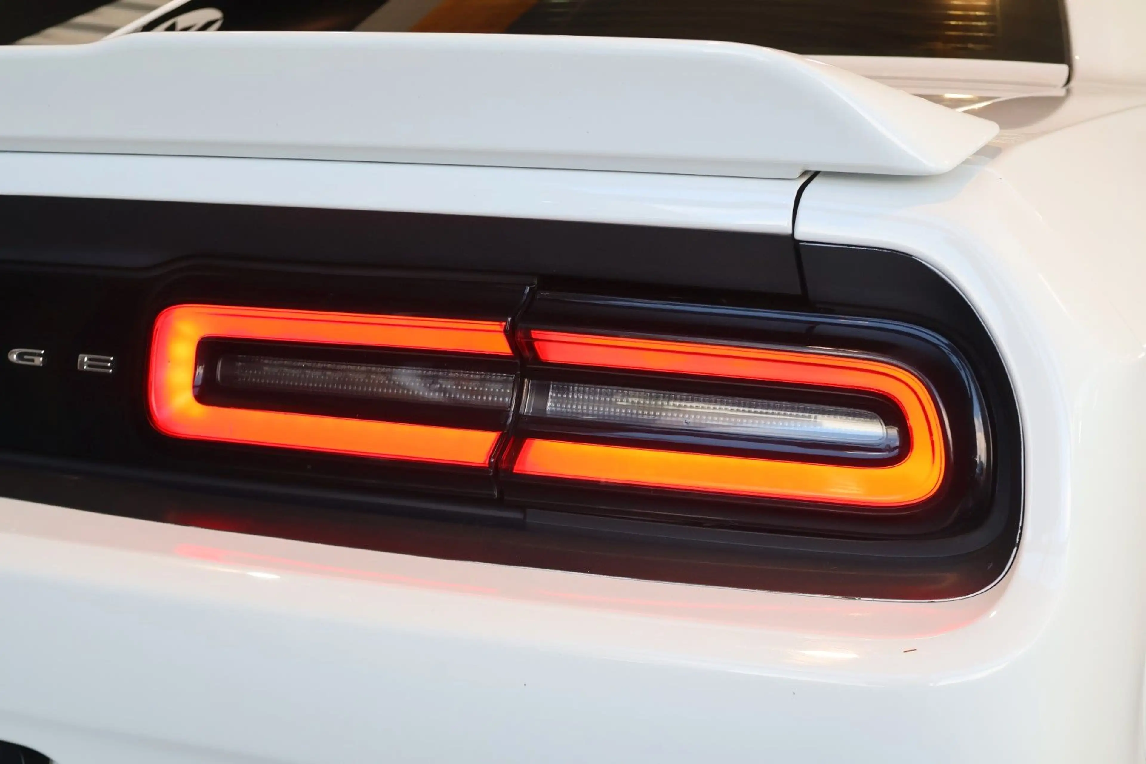 Dodge Challenger R/T HEMI 5.7L/KAMERA/SHZ/FERNSTART — photo 9