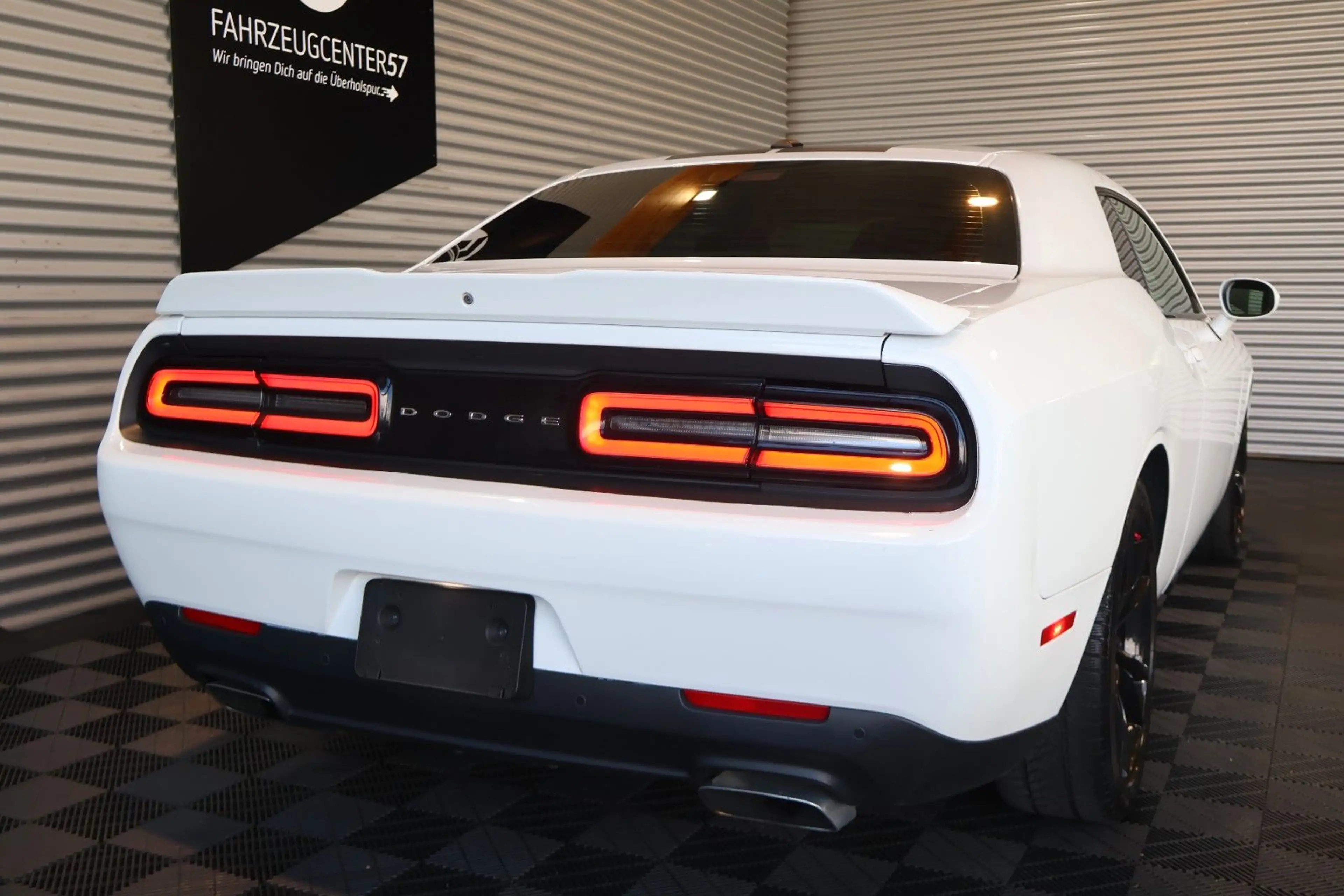 Dodge Challenger R/T HEMI 5.7L/KAMERA/SHZ/FERNSTART — photo 8