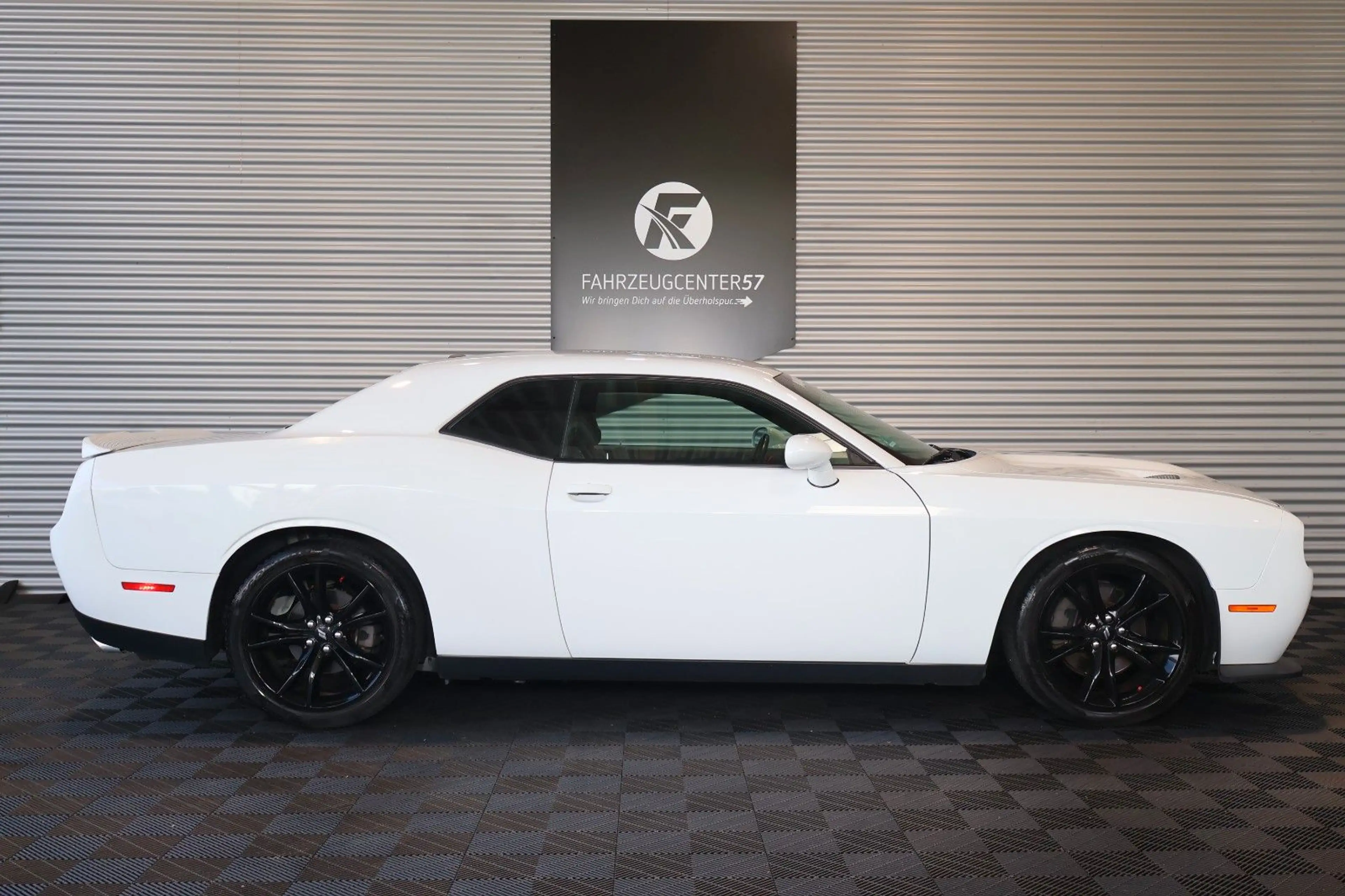 Dodge Challenger R/T HEMI 5.7L/KAMERA/SHZ/FERNSTART — photo 6