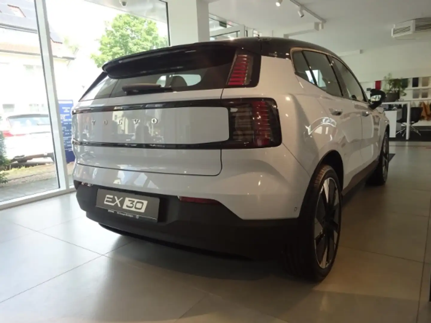 Volvo EX30 Ultra Twin Motor AWD - 20-Zoll,Winter-Paket Blau - 2