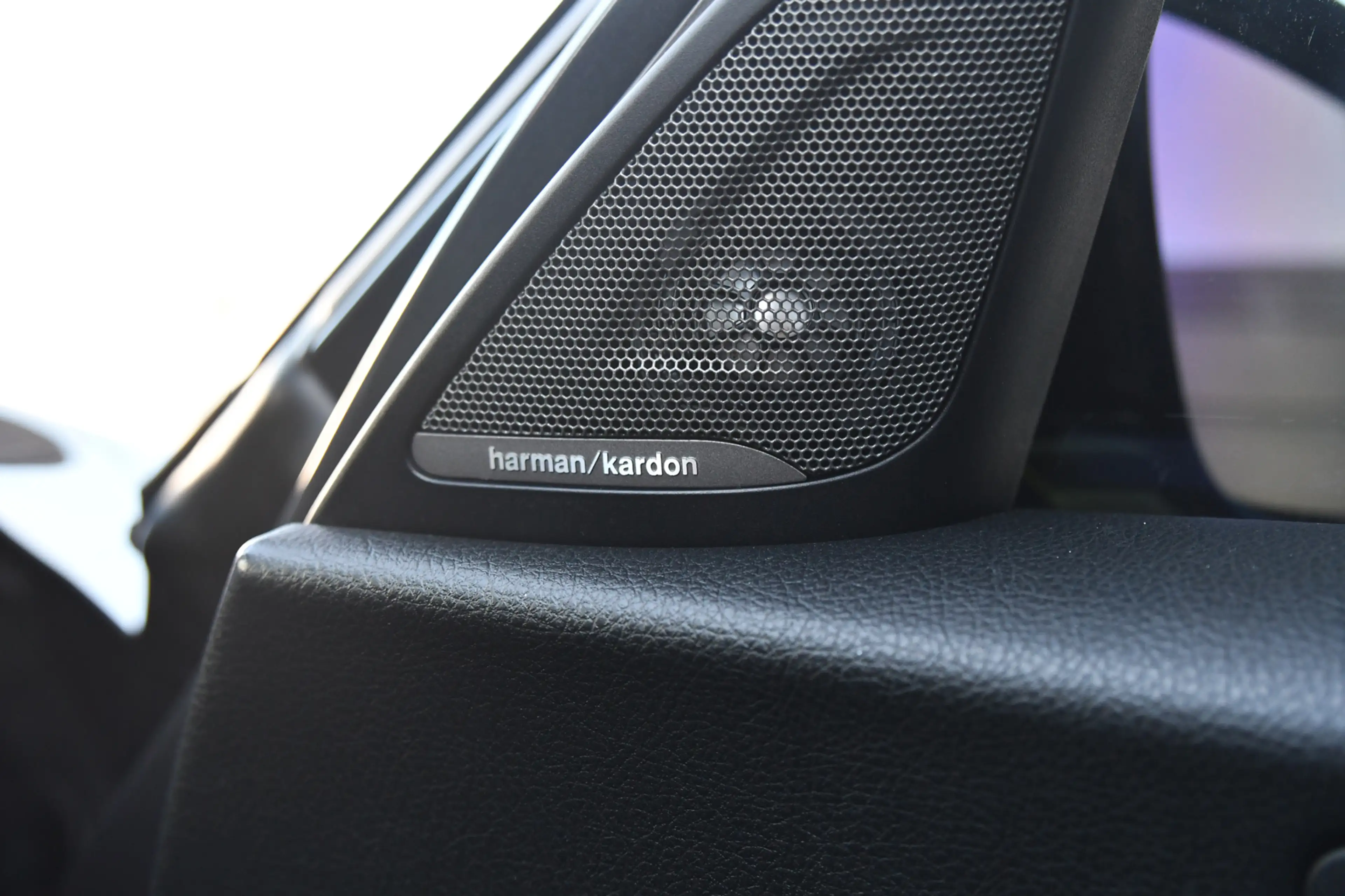 BMW 140 1-serie M140i High Executive, LCI2, Pano, Carbon, — photo 25