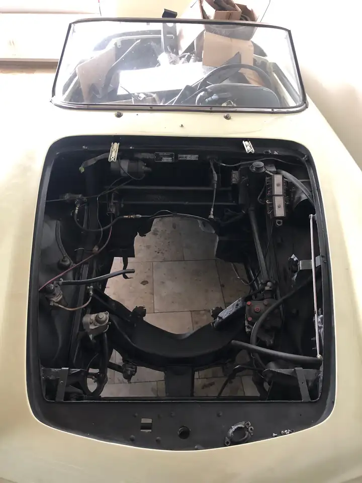 Alfa Romeo 2000 Spider Touring - als RESTAURATIONSOBJEKT, foto 3