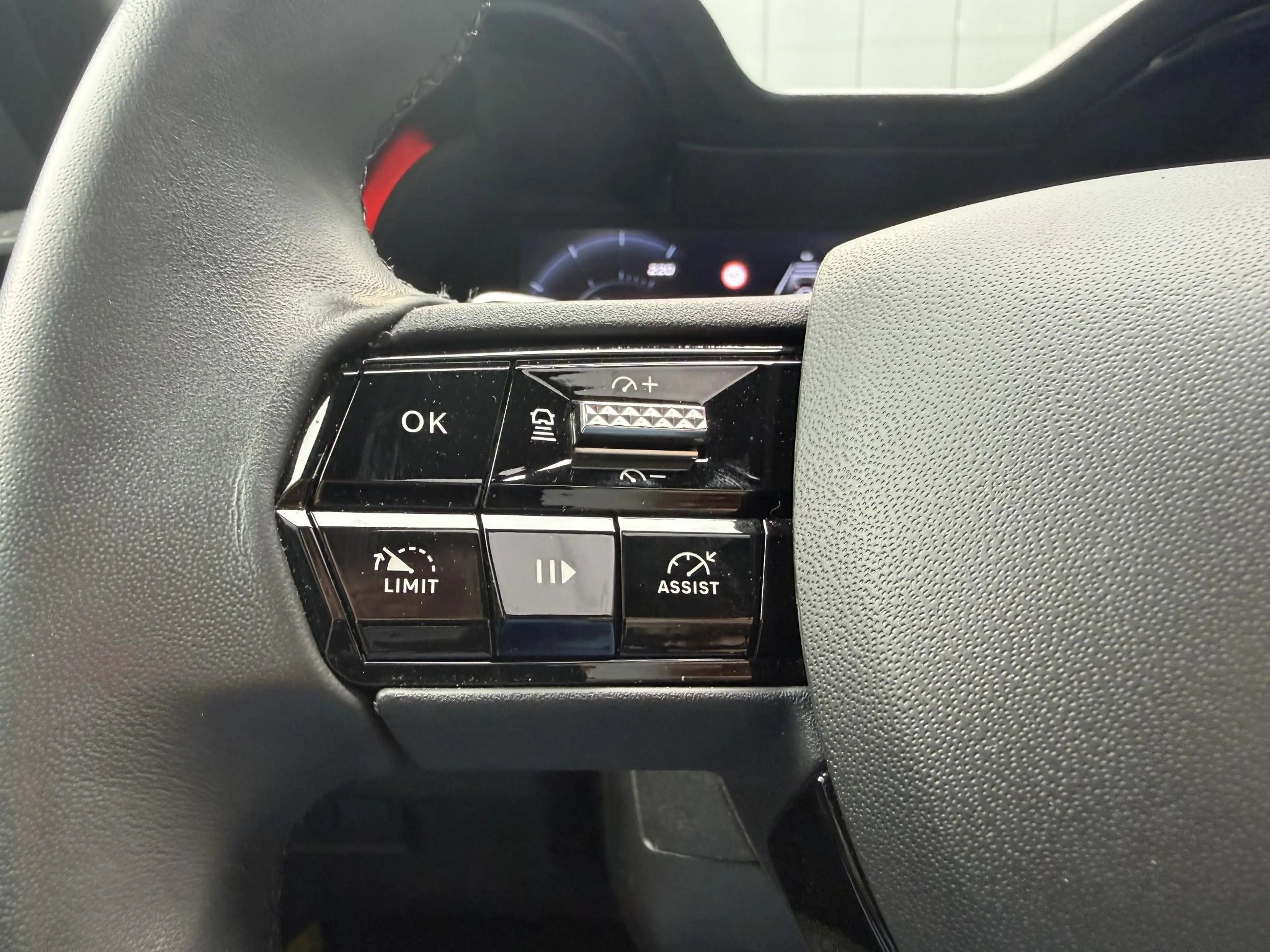 Alfa Romeo Junior 1.2 Turbo Hybrid Ibrida Speciale | PANO | Massage — photo 11