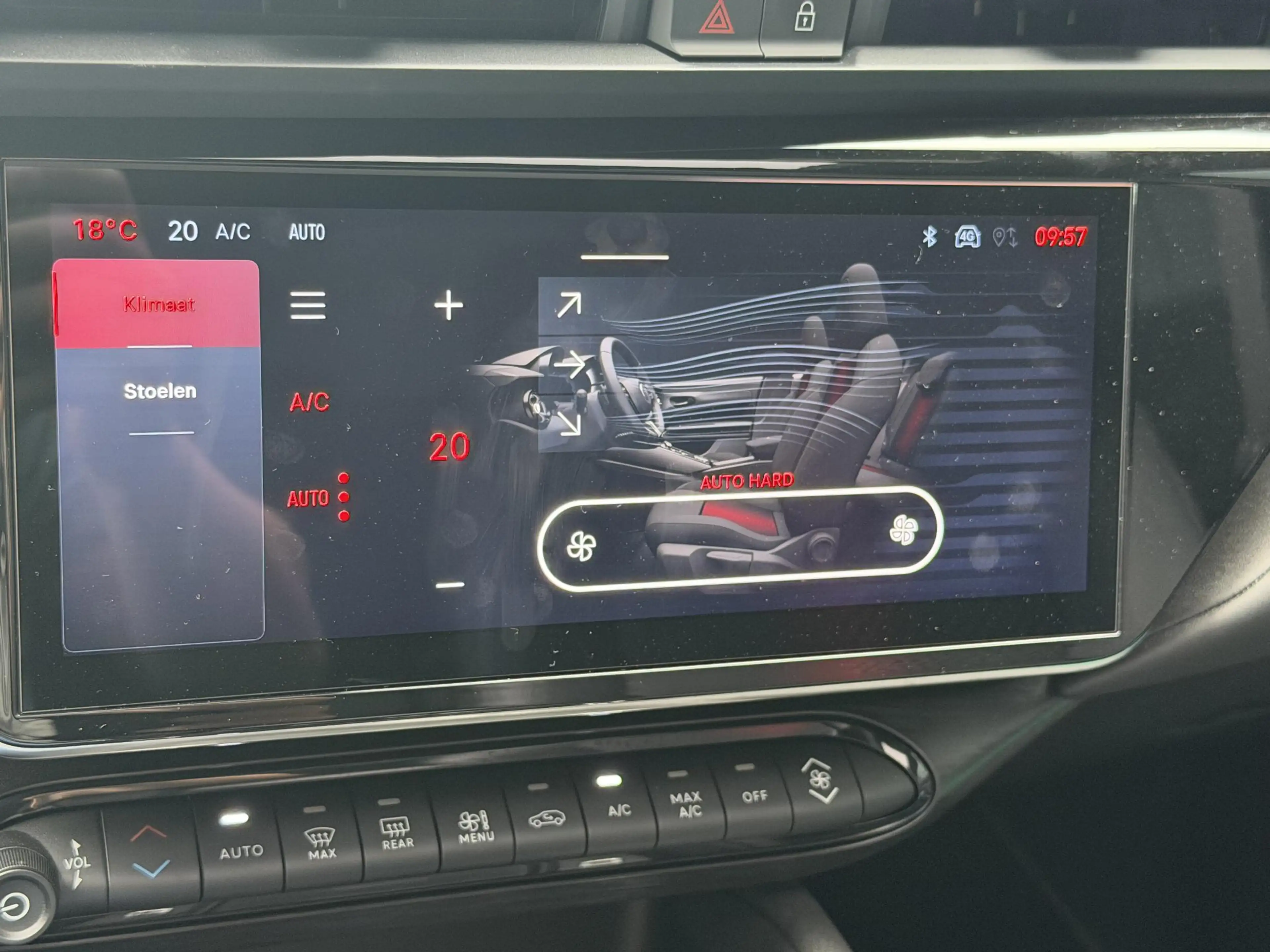 Alfa Romeo Junior 1.2 Turbo Hybrid Ibrida Speciale | PANO | Massage — photo 14