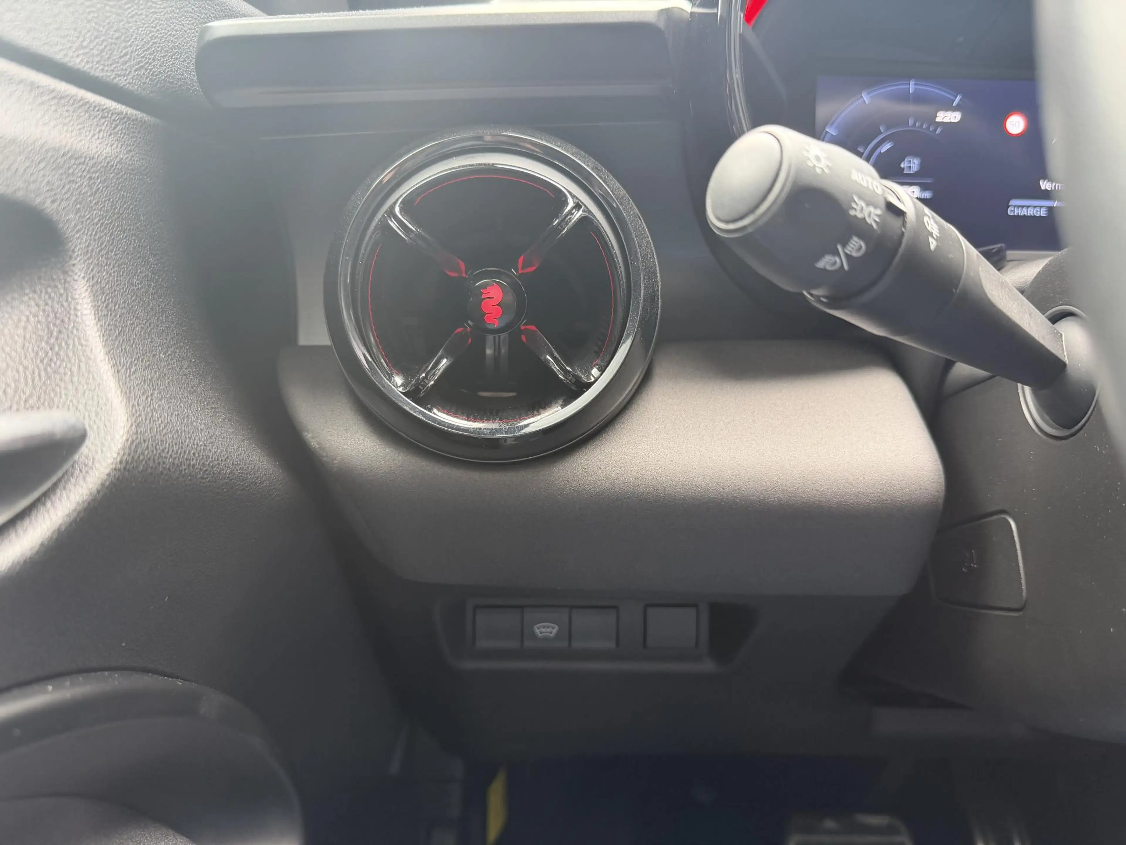 Alfa Romeo Junior 1.2 Turbo Hybrid Ibrida Speciale | PANO | Massage — photo 9