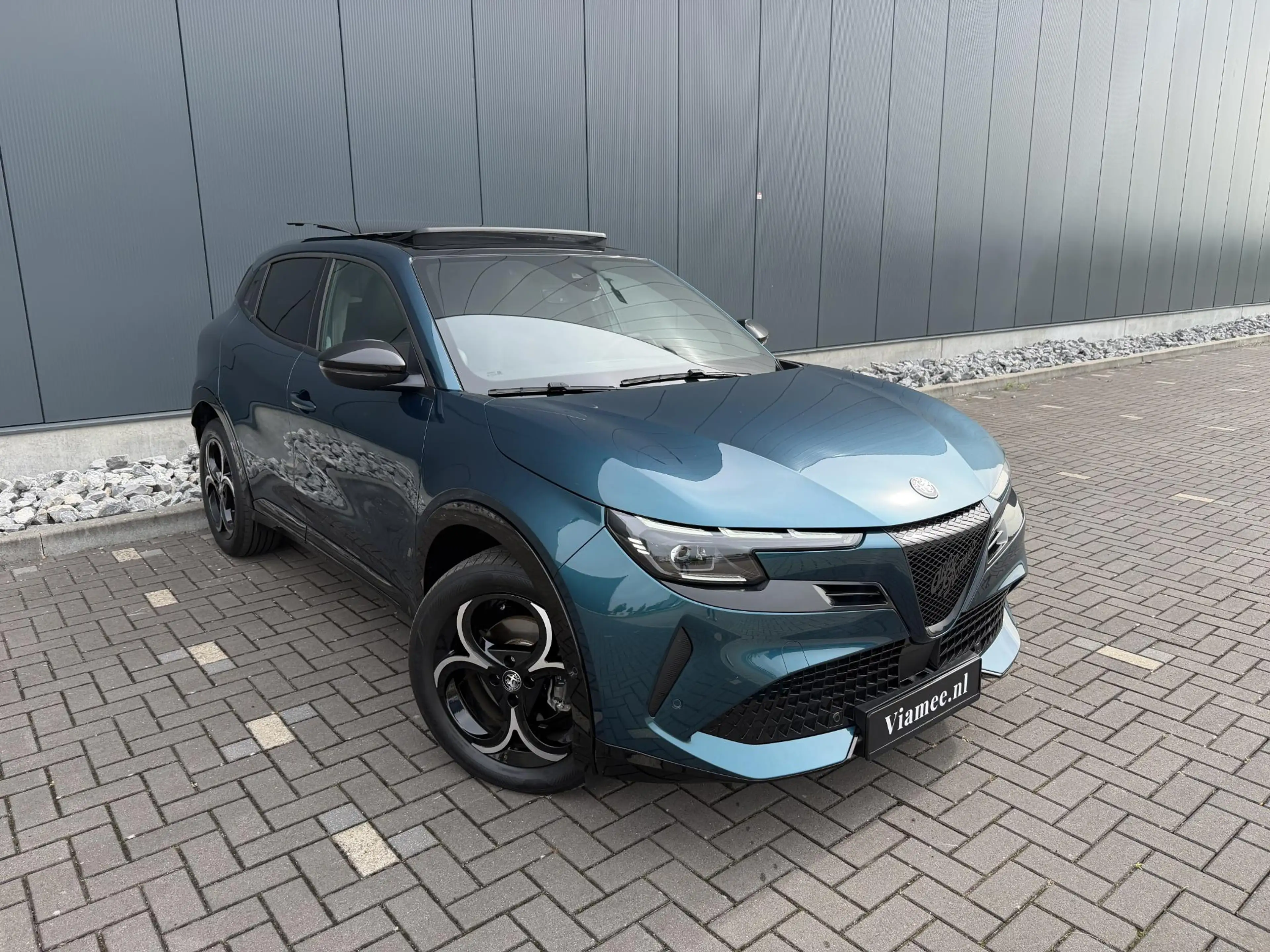 Alfa Romeo Junior 1.2 Turbo Hybrid Ibrida Speciale | PANO | Massage — photo 2