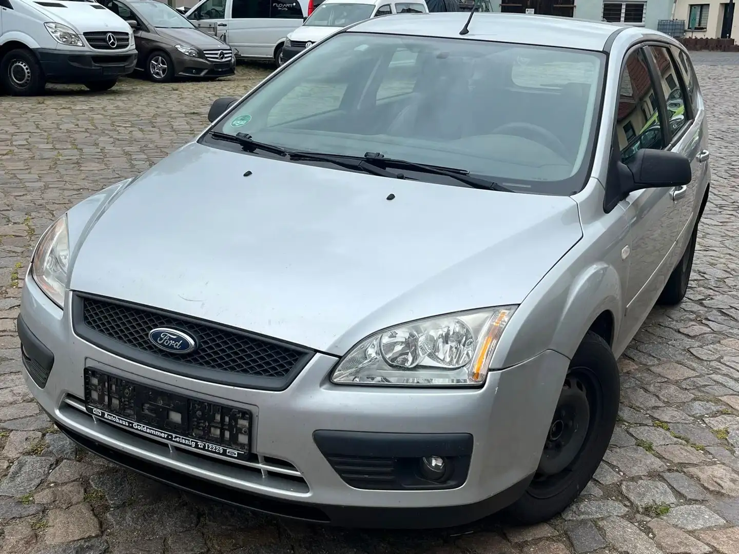 Ford Focus Turnier Fun X Silber - 1