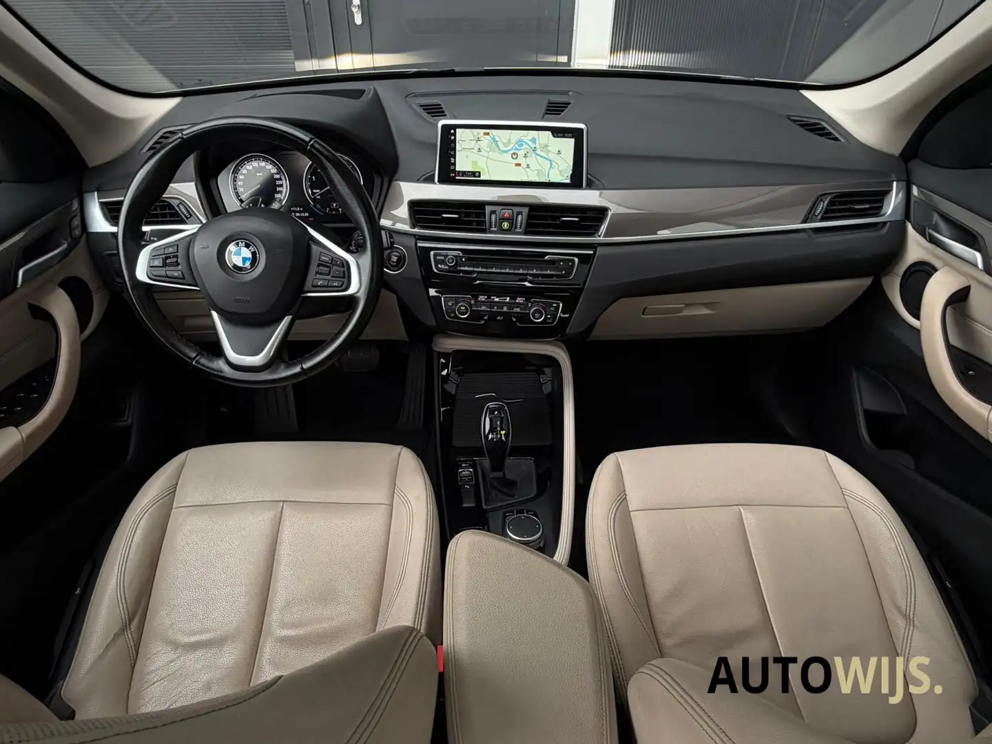 BMW X1 SDrive20i High Executive|FACELIFT|PANO|LEDER|AUT|T Grijs - 2