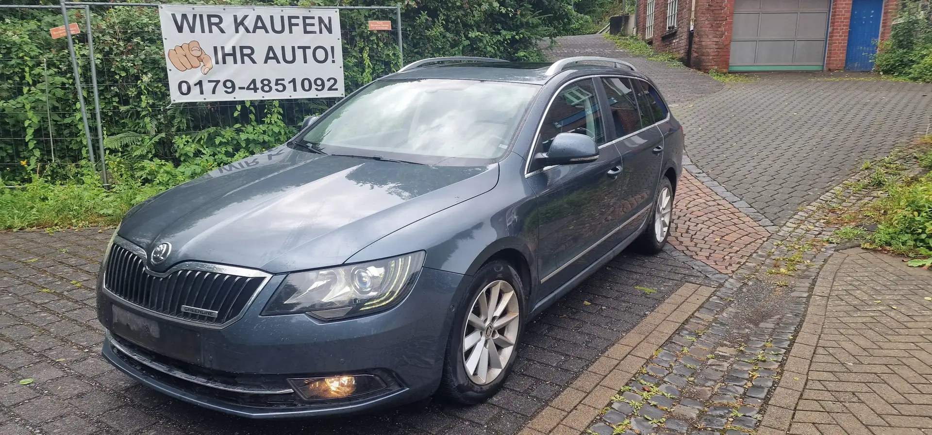 Skoda Superb Combi 1.6 TDI GreenLine Panorama!Leder!Xenon!PDC! Gris - 1