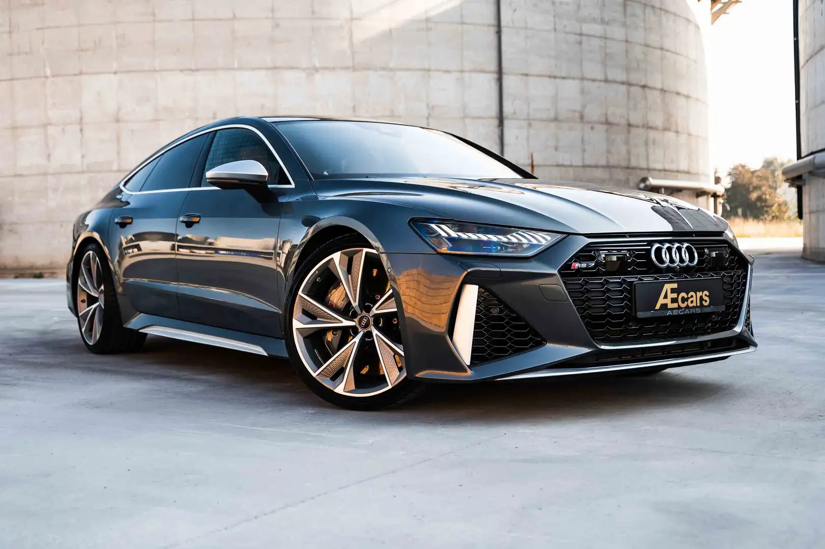 Audi RS7 *** QUATTRO / CERAMIC BRAKES / DRIVE SELECT *** siva - 1