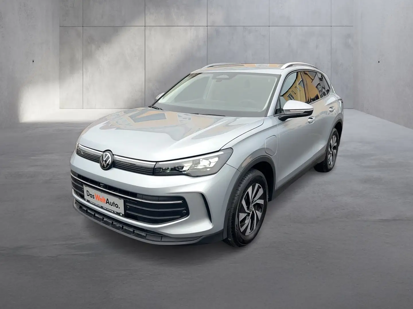 Volkswagen Tiguan Friends eHybrid DSG 150 kW Silber - 2