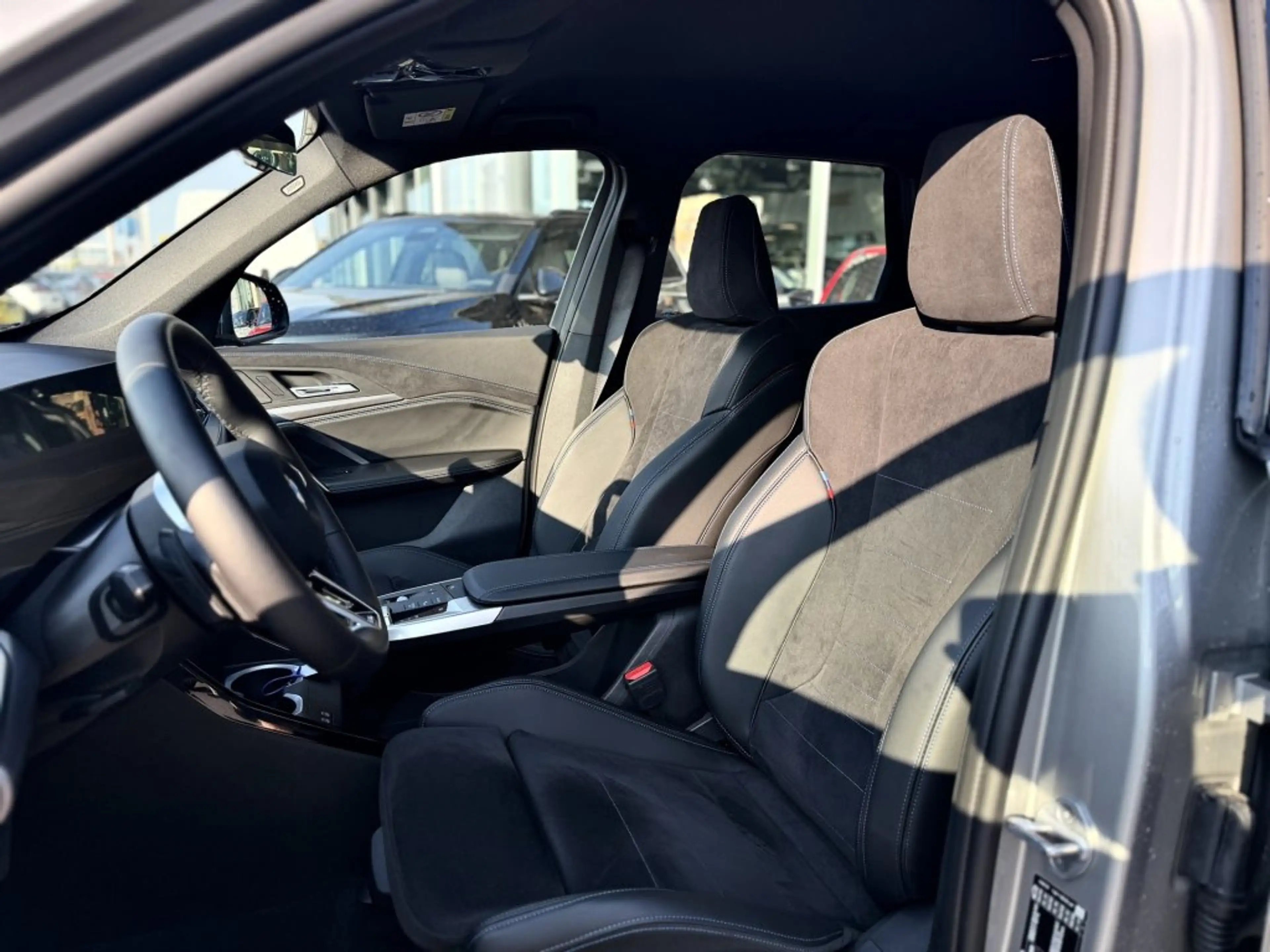 BMW X1 BMW X1 sDrive18i M-Paket — photo 14