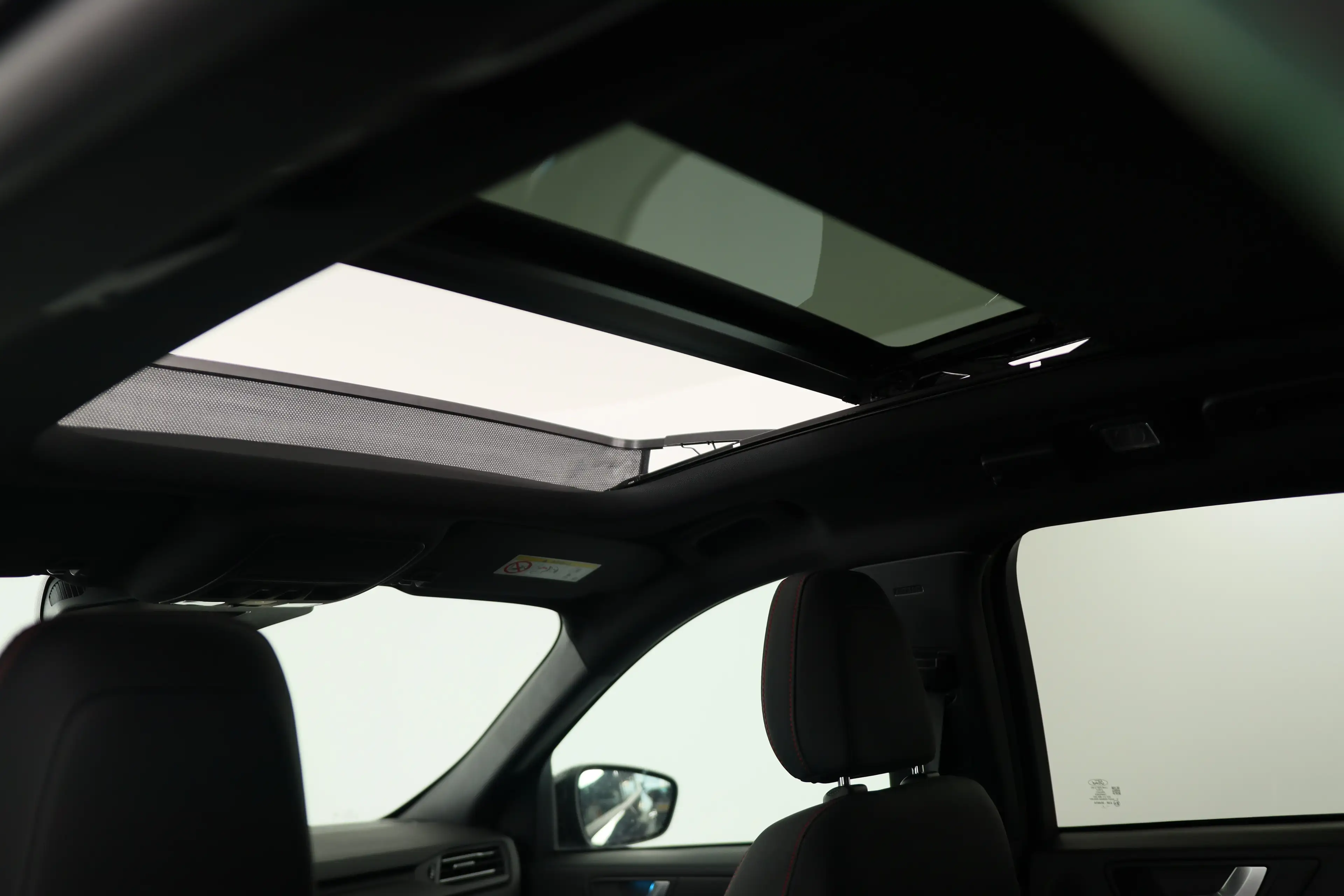Ford Kuga Plug-In Hybrid ST-Line X | Black Pack | Trekhaak | — photo 11