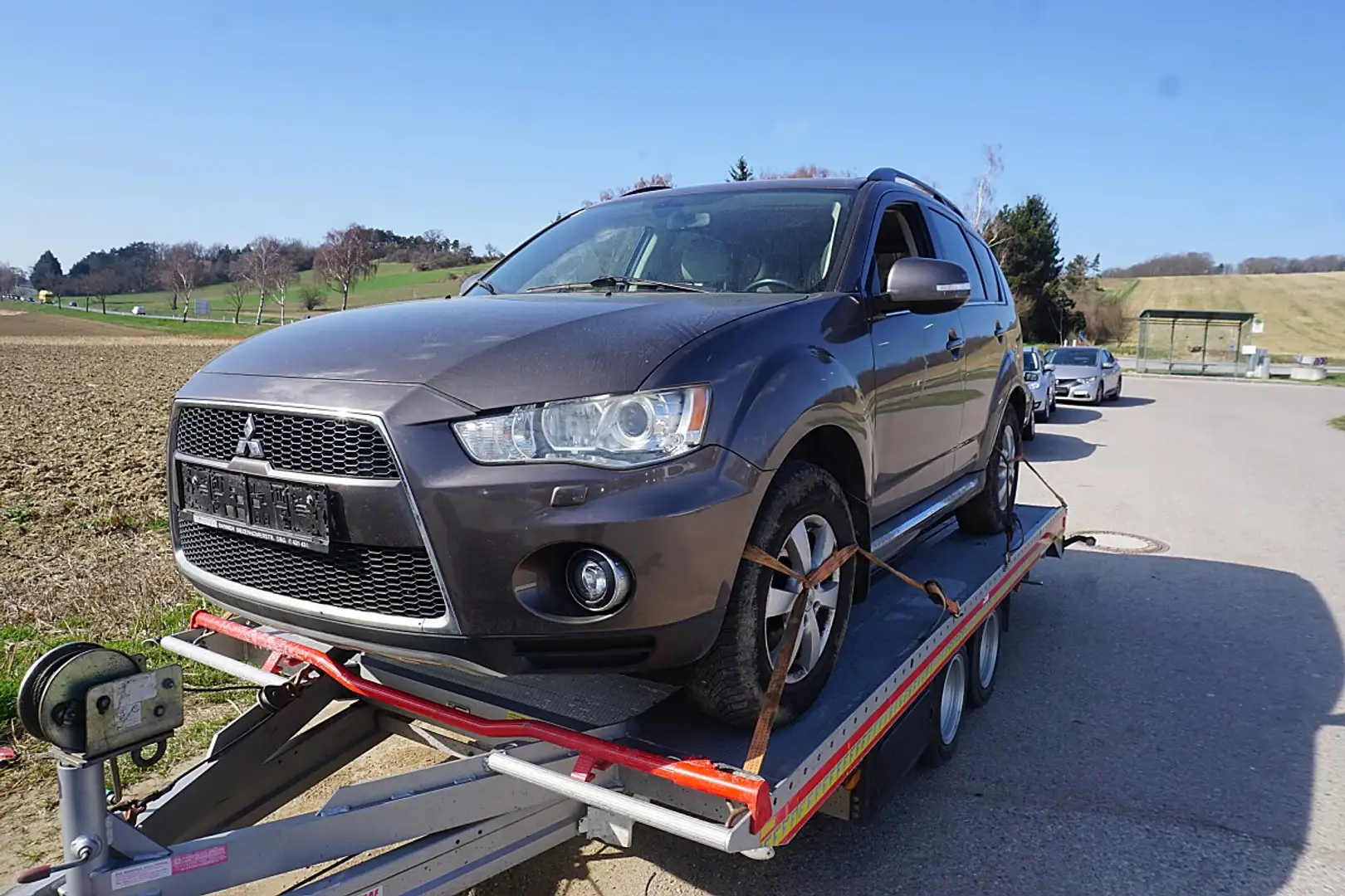 Mitsubishi Outlander 2,2 DI-D Instyle Grau - 1