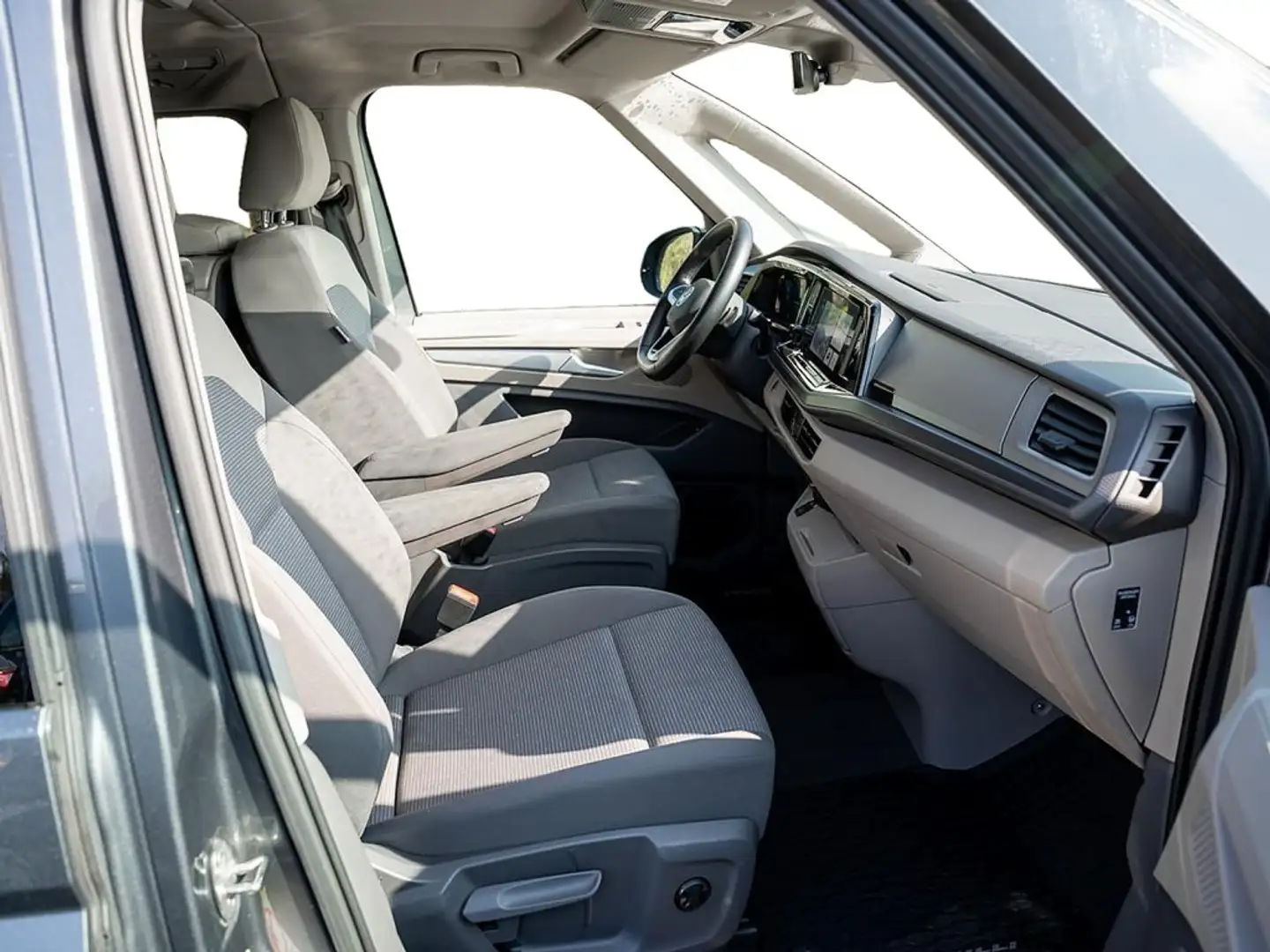 Volkswagen T7 Multivan 2.0 TDI lang NAVI LED PDC SHZ Grau - 2