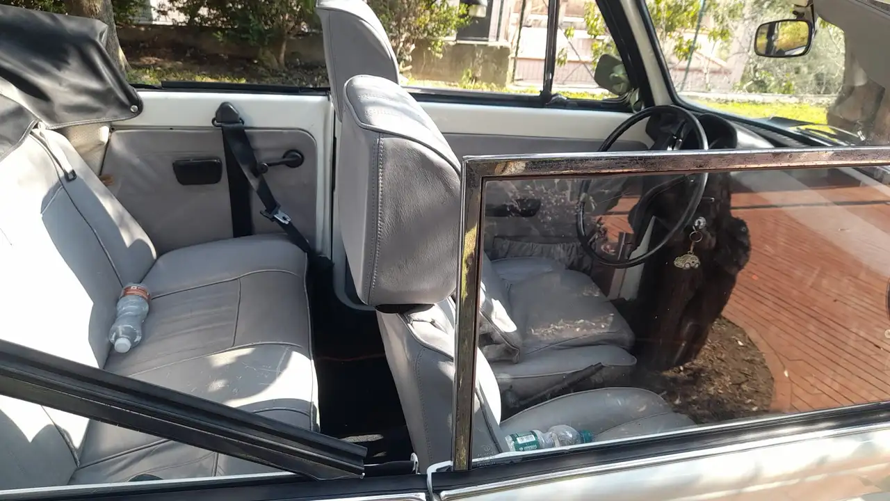 Volkswagen Maggiolino Cabrio, foto 3