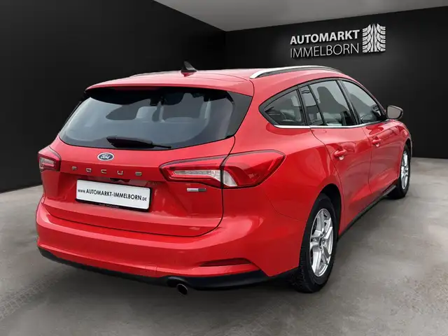 Ford Focus view 12