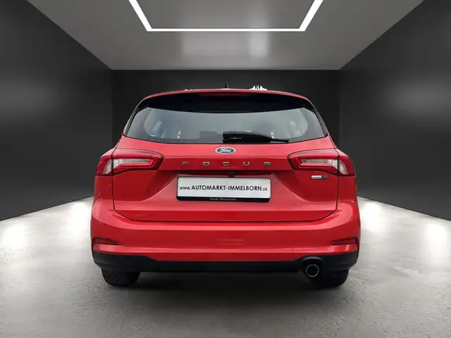 Ford Focus view 9
