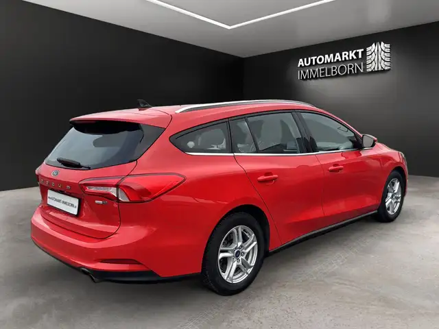 Ford Focus view 6