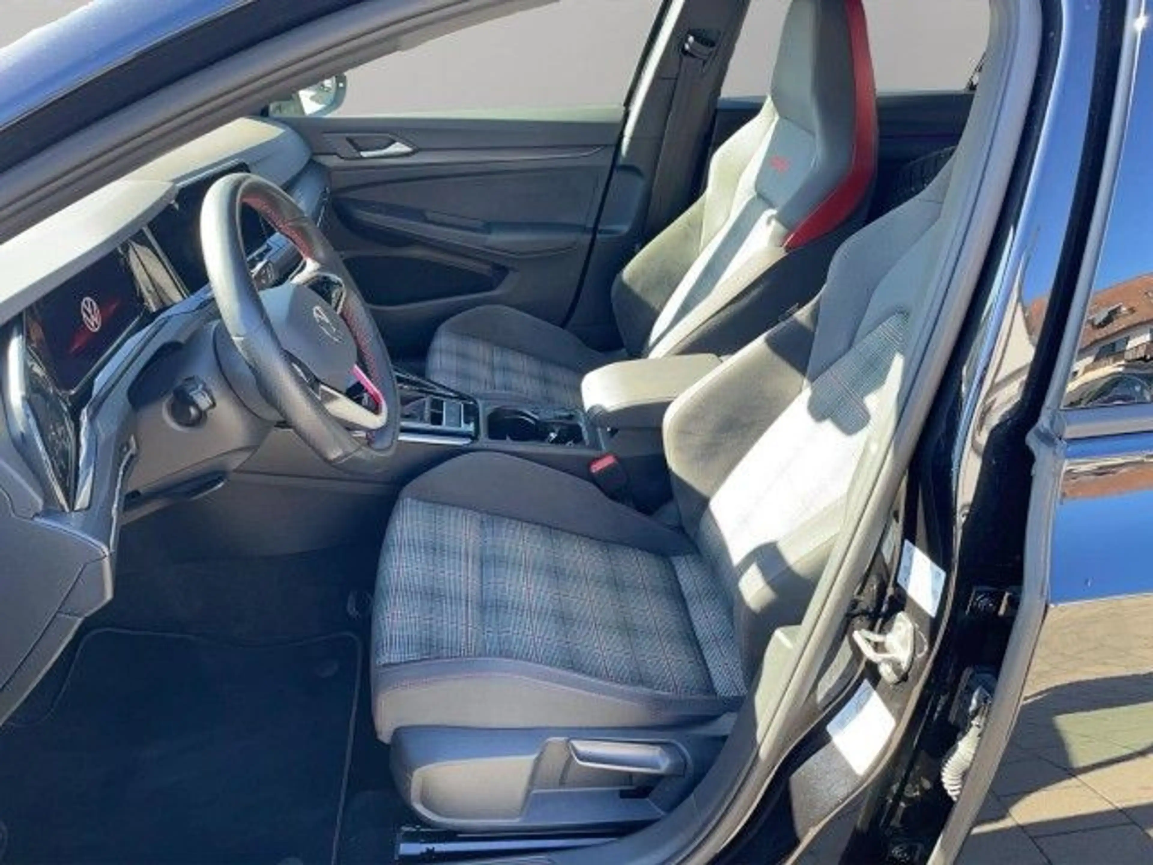 Volkswagen Golf GTI Golf VIII 2.0 TSI GTI AHK DCC Matrix Led 8-fach — photo 10