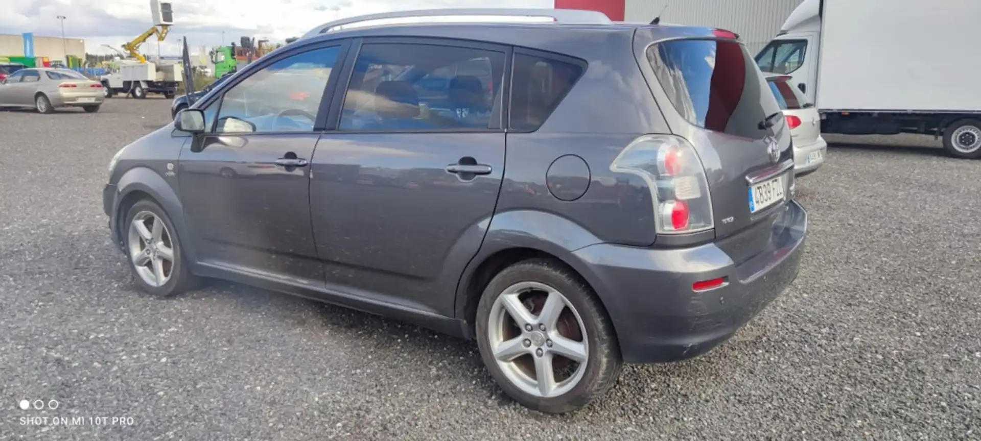 Toyota Corolla Verso 2.2D4D Sport 177 Gris - 1