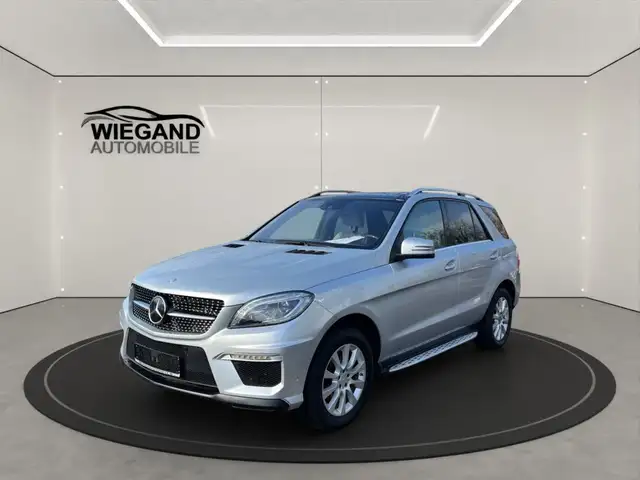 Mercedes-Benz ML 350 BlueTEC 4MATIC 7G-TRONIC+NAVI+LEDER+StHZ+