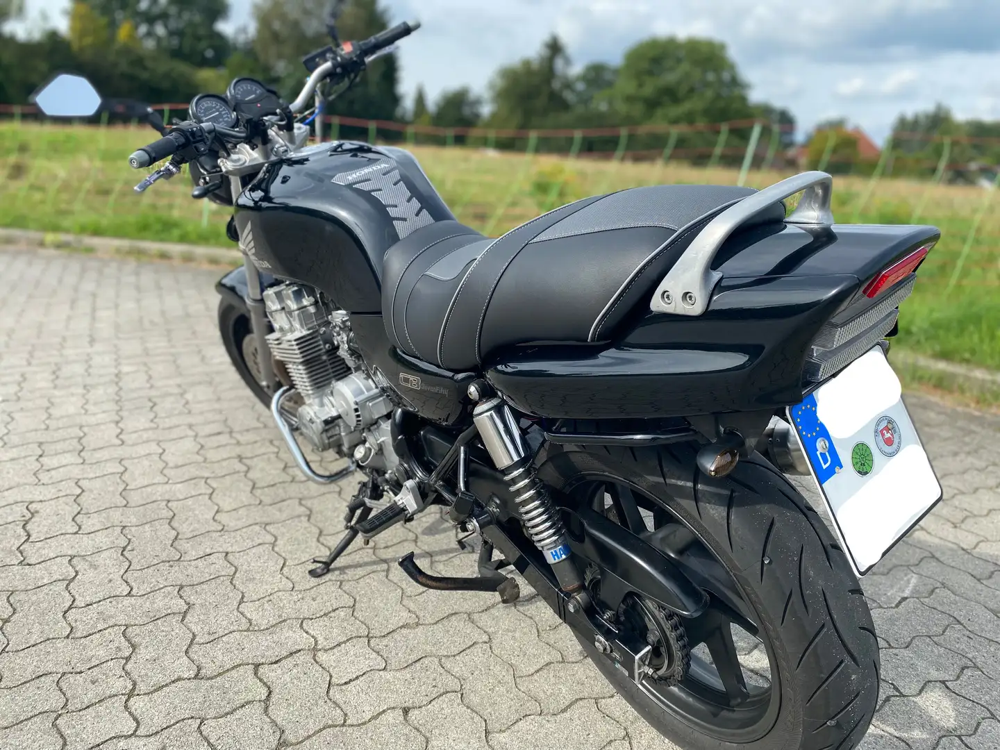 Honda CB 750 Sevenfifty Černá - 2