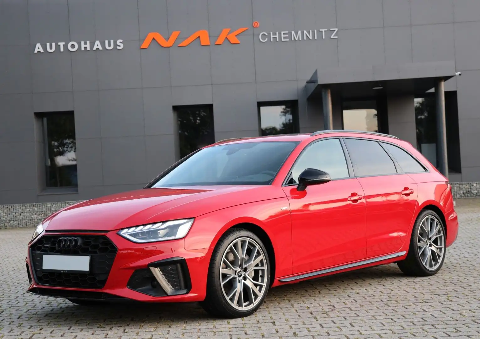 Audi A4 Avant 40 TDI quat. S line Optik HuD Tangorot Rot - 1