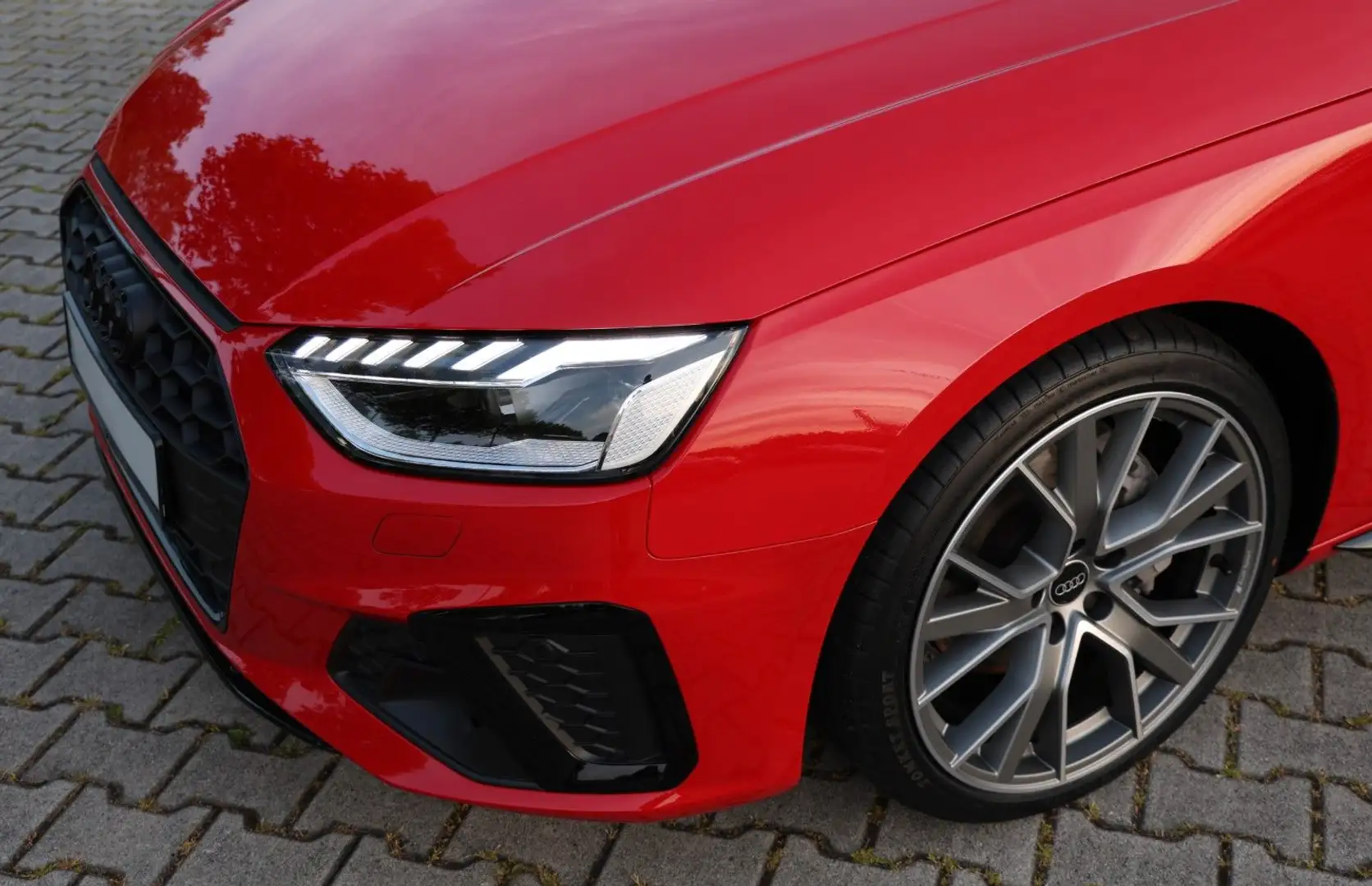 Audi A4 Avant 40 TDI quat. S line Optik HuD Tangorot Rot - 2